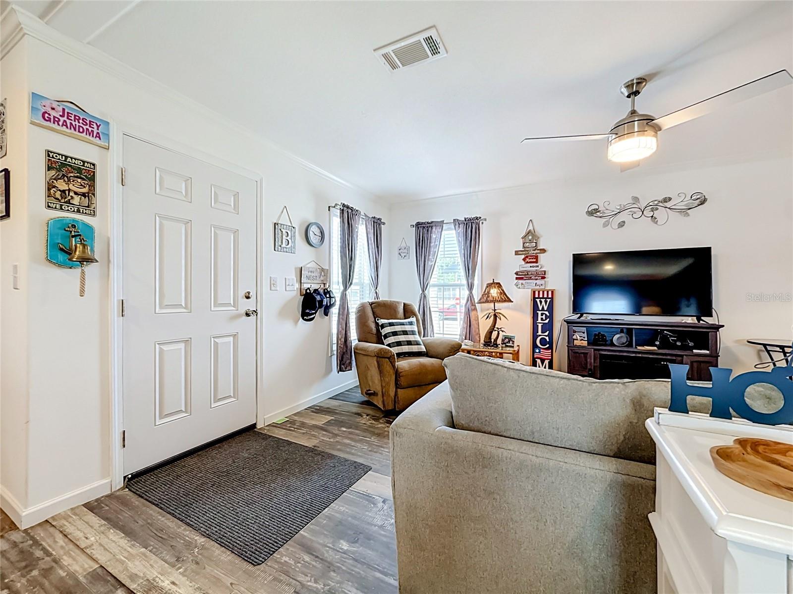 10485 HOLIDAY SHORES DR #302, LARGO, FL — photo 3