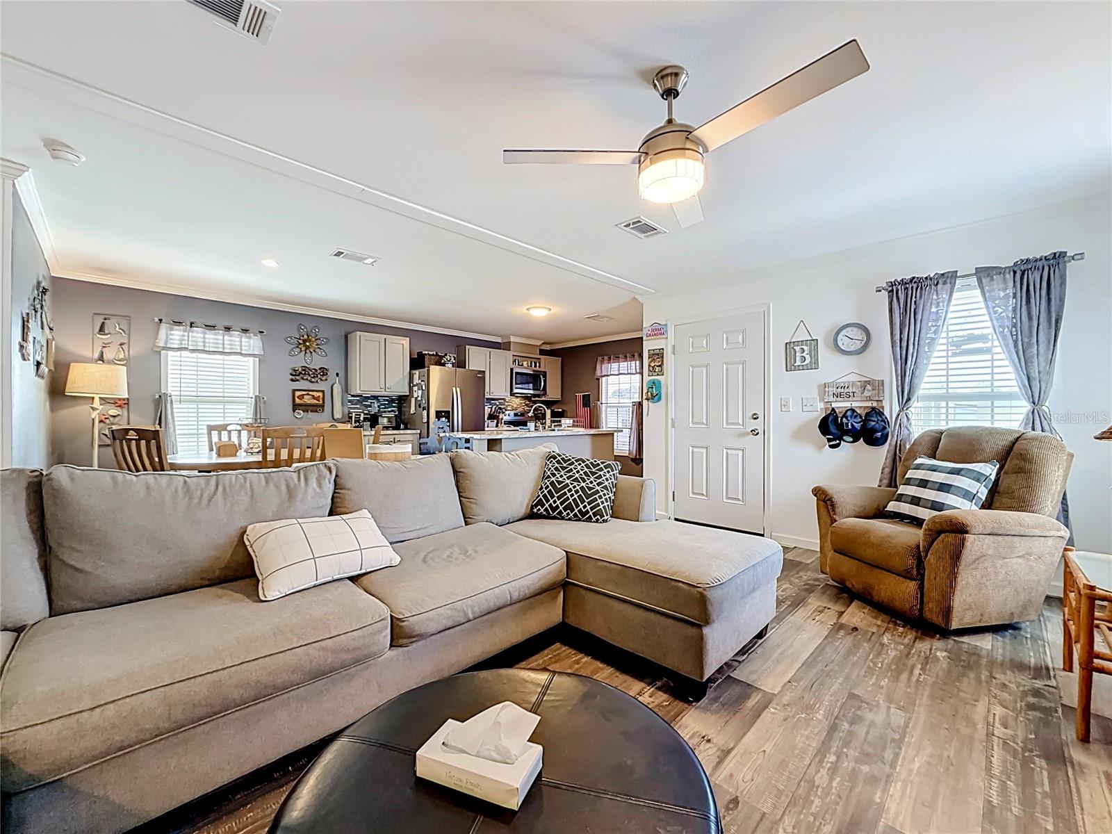 10485 HOLIDAY SHORES DR #302, LARGO, FL — photo 4