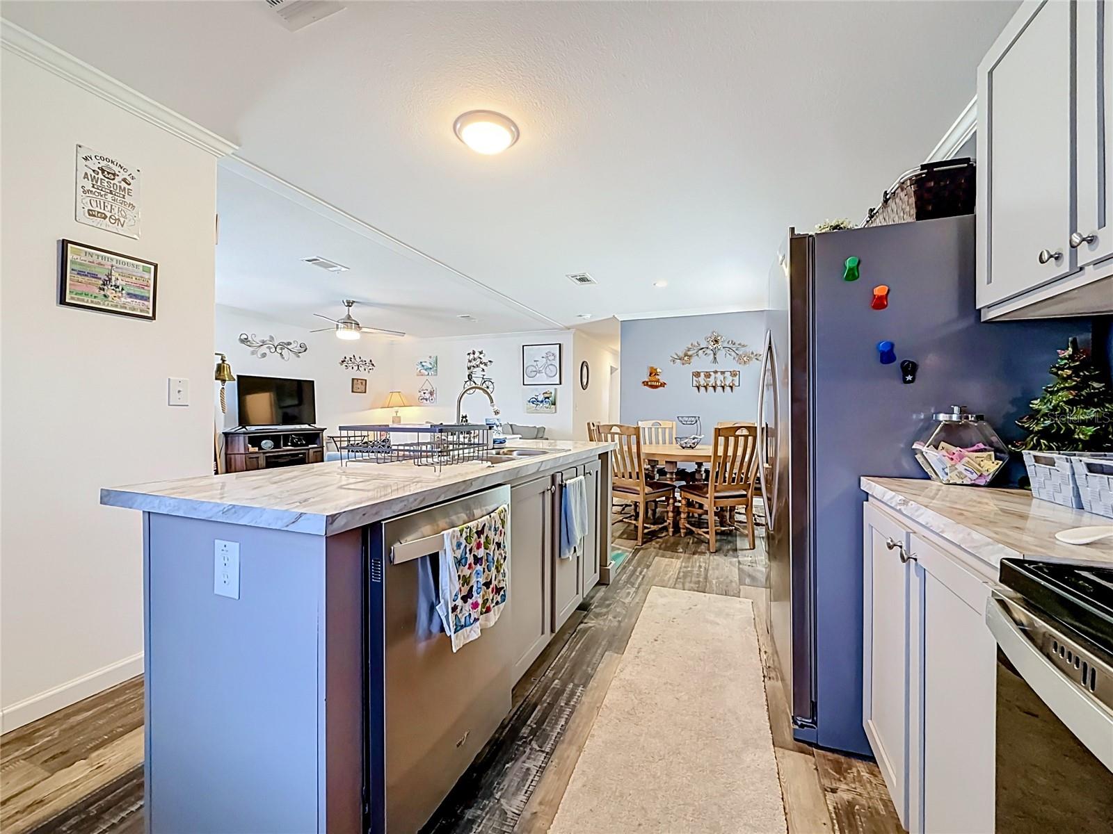 10485 HOLIDAY SHORES DR #302, LARGO, FL — photo 10