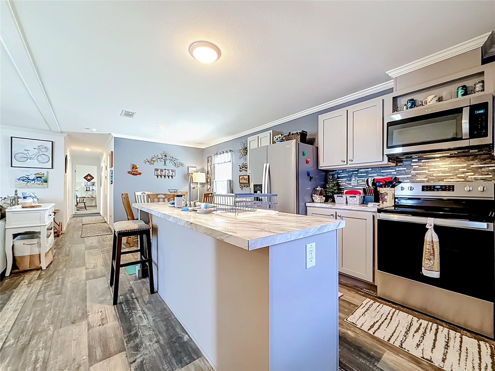 10485 HOLIDAY SHORES DR #302, LARGO, FL — photo 11