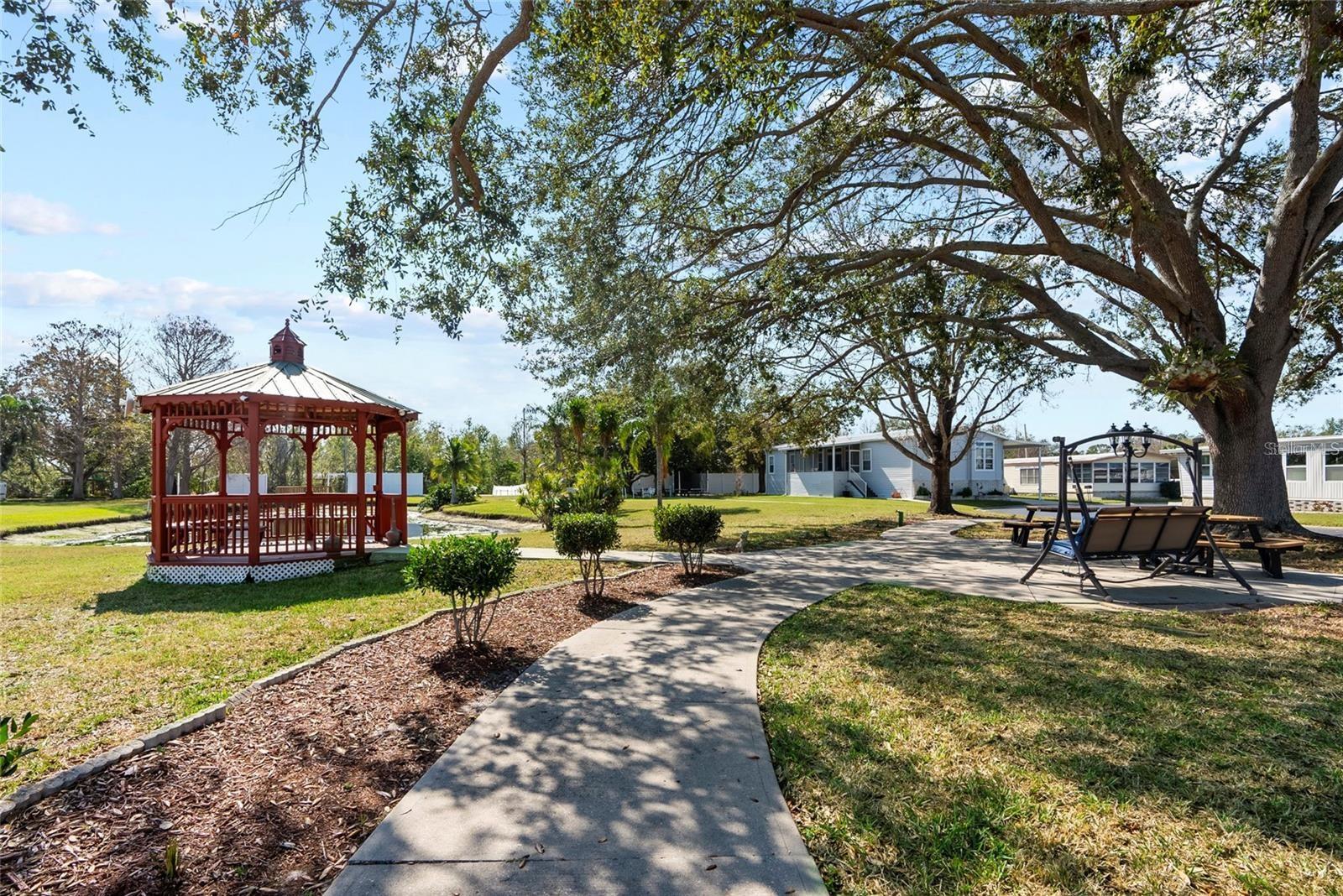 10485 HOLIDAY SHORES DR #302, LARGO, FL — photo 44