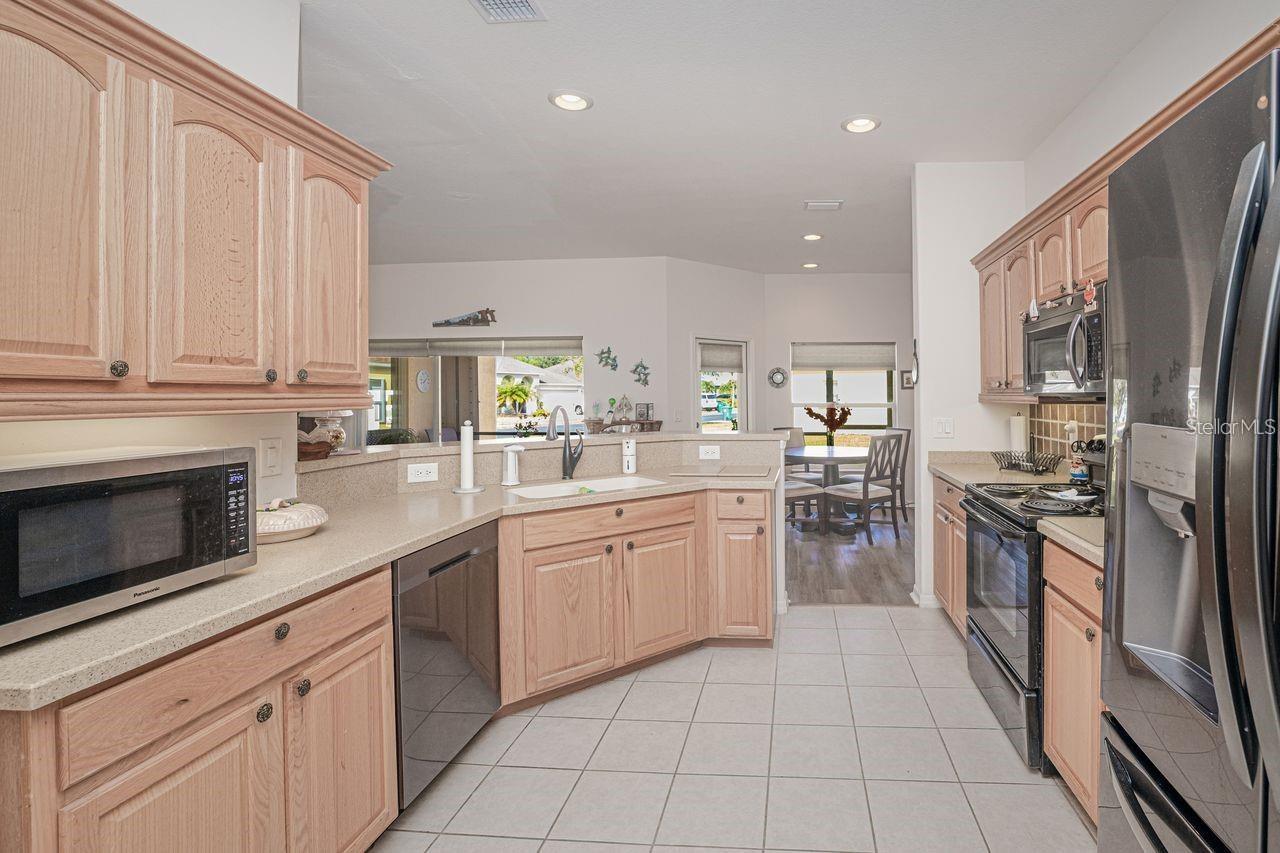2860 SUNCOAST LAKES BLVD, PORT CHARLOTTE, FL — photo 12