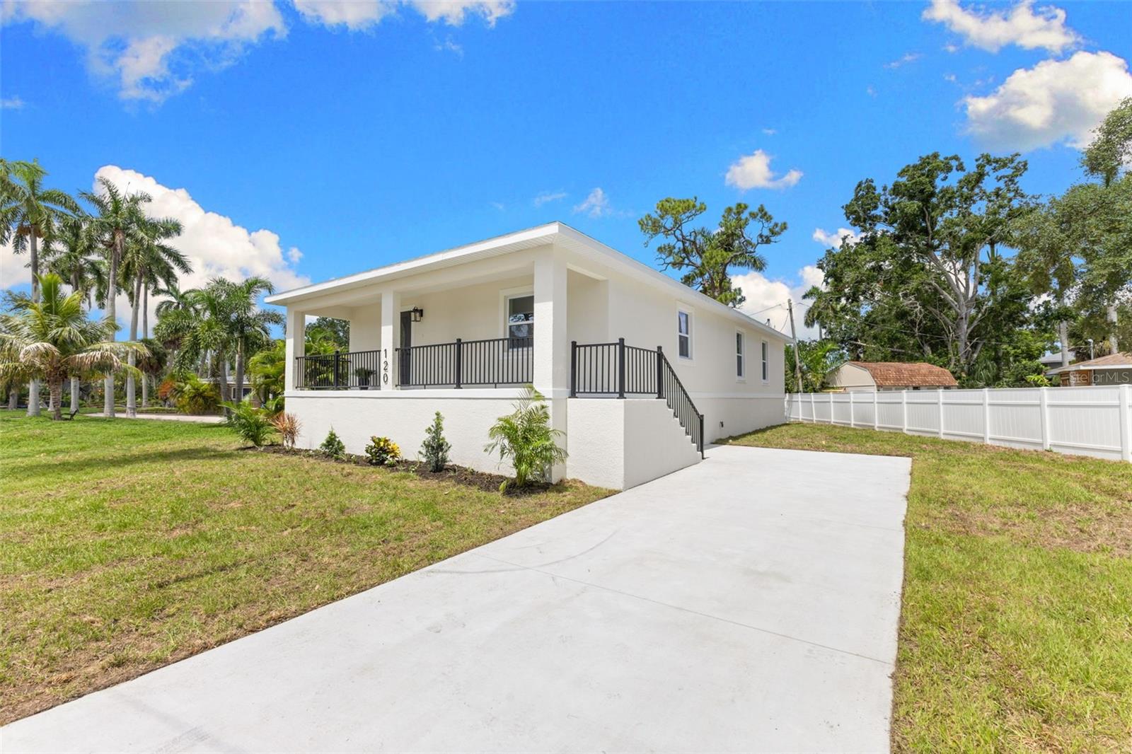 120 BROWN ST, BRADENTON, FL — photo 2