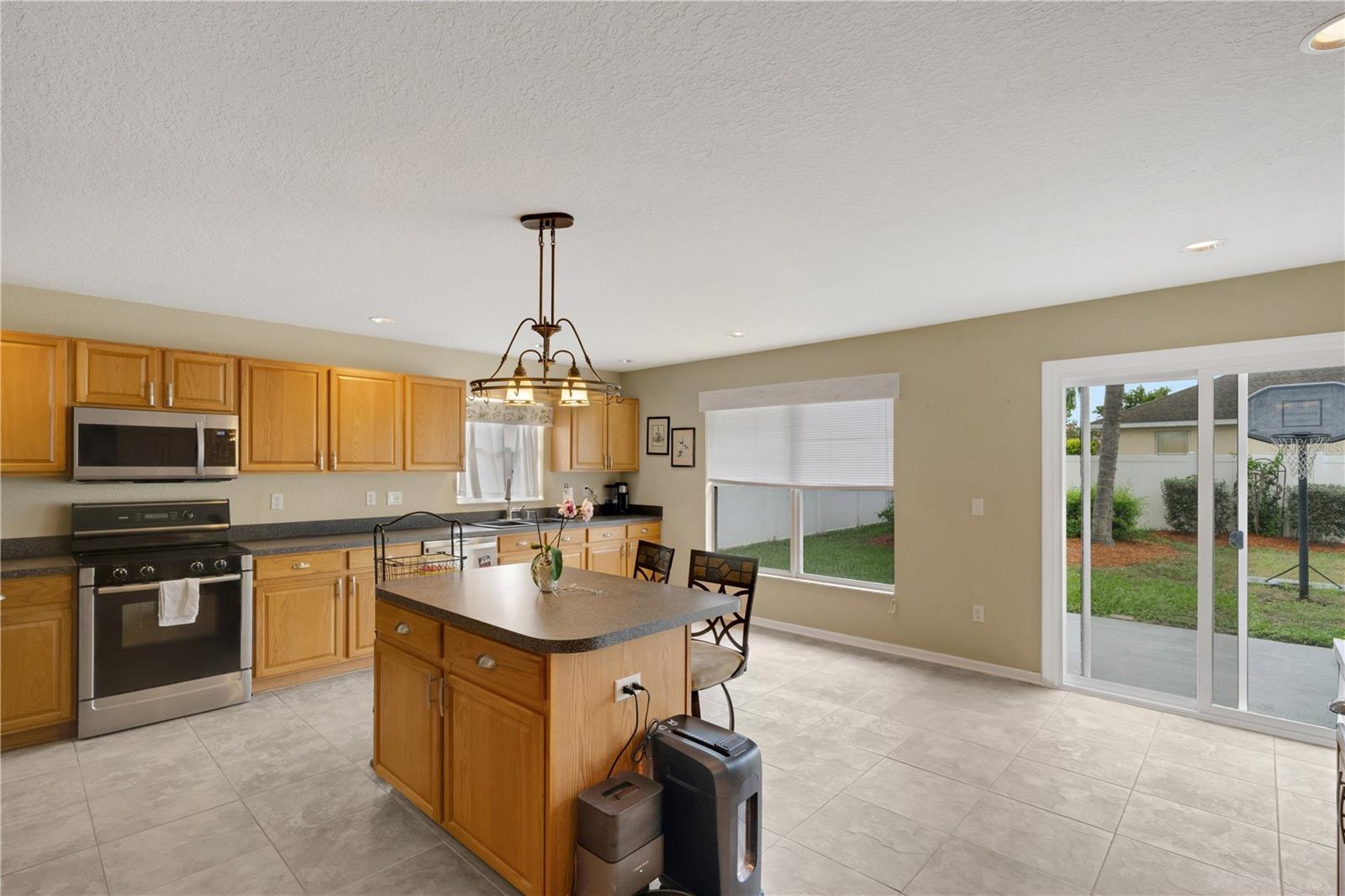 8722 FORT SOCRUM VILLAGE PL, LAKELAND, FL — photo 7