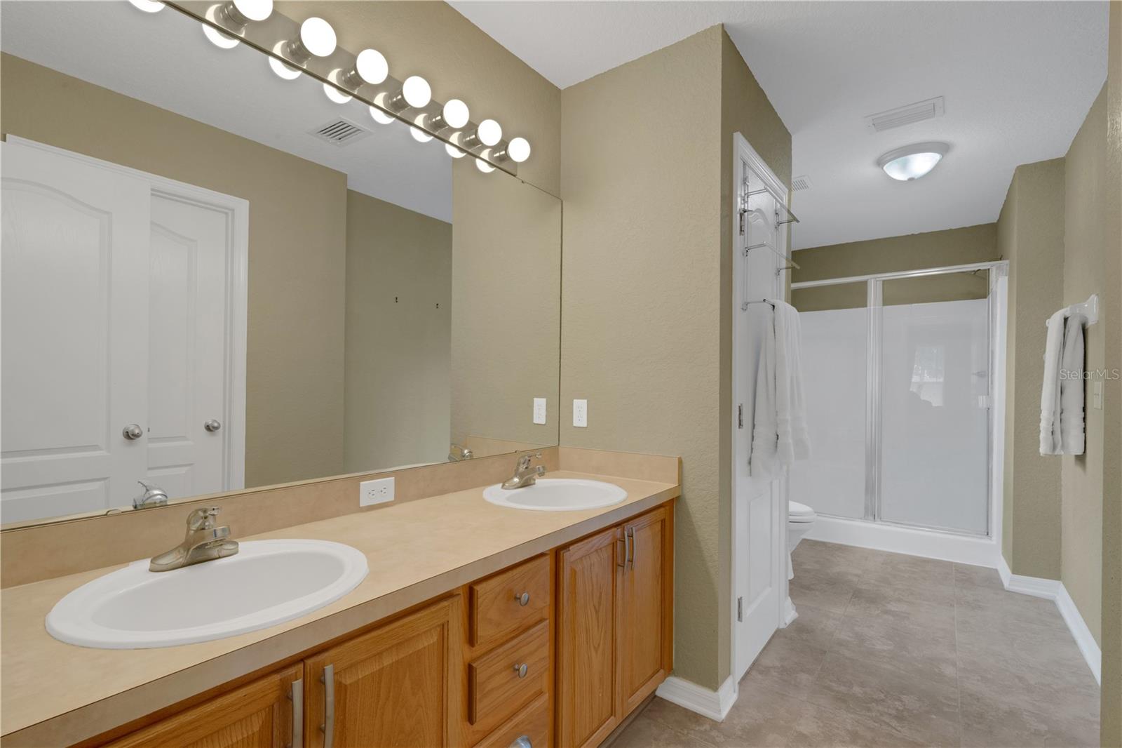 8722 FORT SOCRUM VILLAGE PL, LAKELAND, FL — photo 16