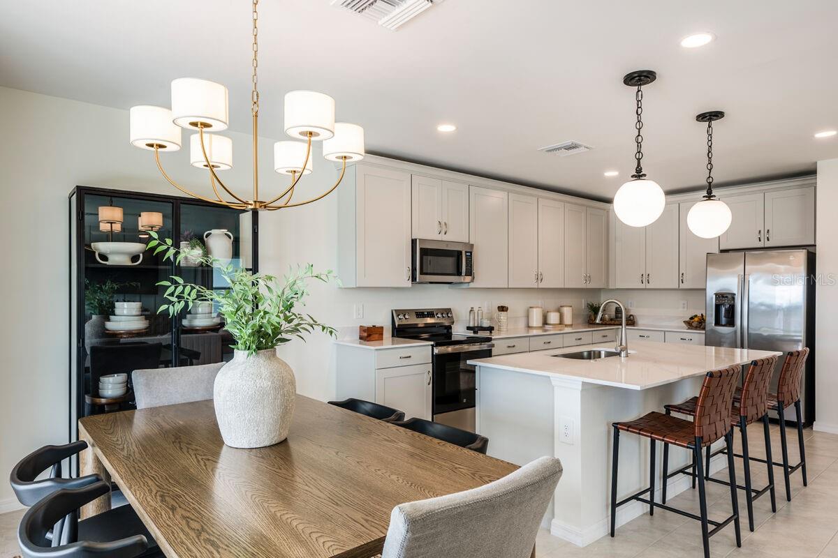 9617 VIBRANT LN, VENICE, FL — photo 2