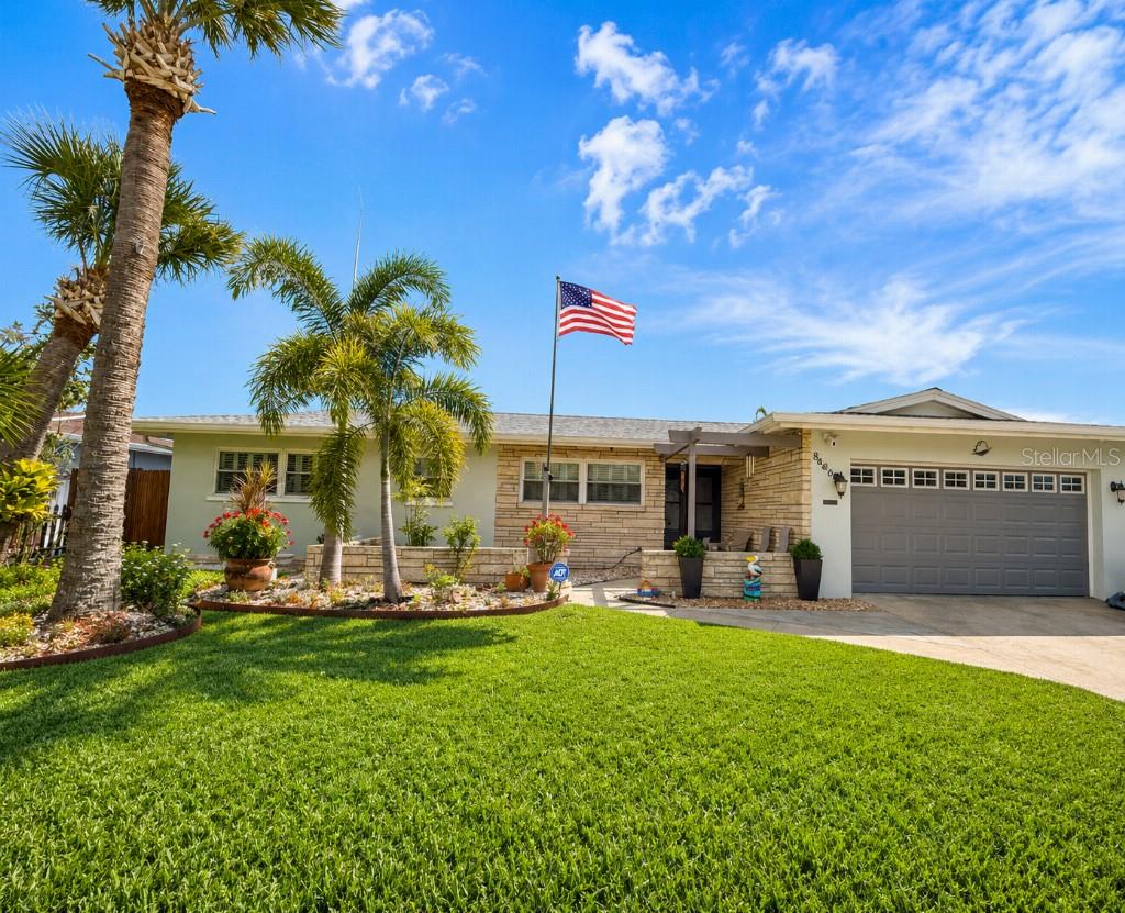 8408 BOULDER PL, TAMPA, FL