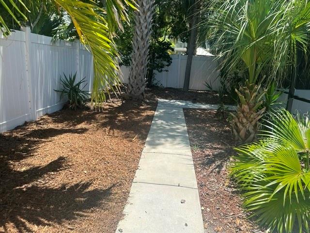 103 CARLYLE DR, PALM HARBOR, FL — photo 37