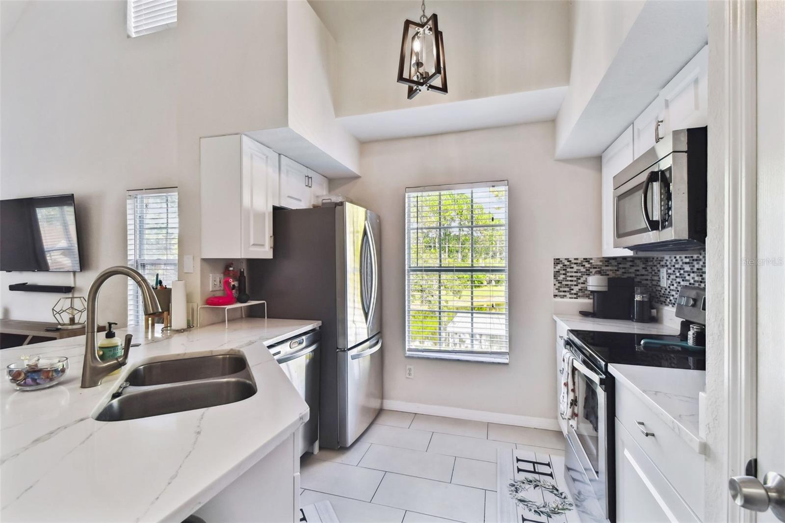 9064 LAKE CHASE ISLAND WAY, TAMPA, FL — photo 14