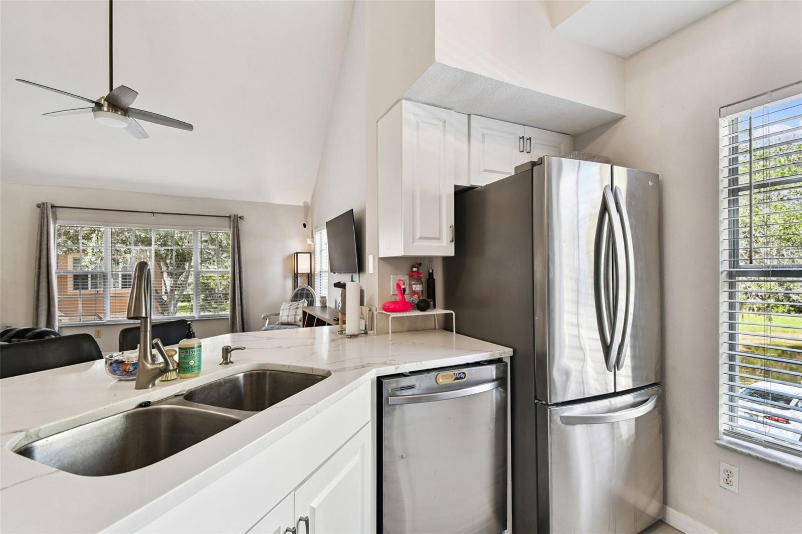 9064 LAKE CHASE ISLAND WAY, TAMPA, FL — photo 17
