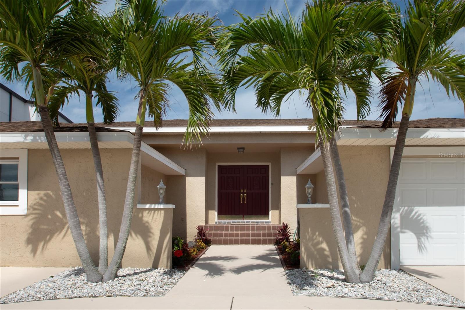 2504 HIBISCUS DR W, BELLEAIR BEACH, FL