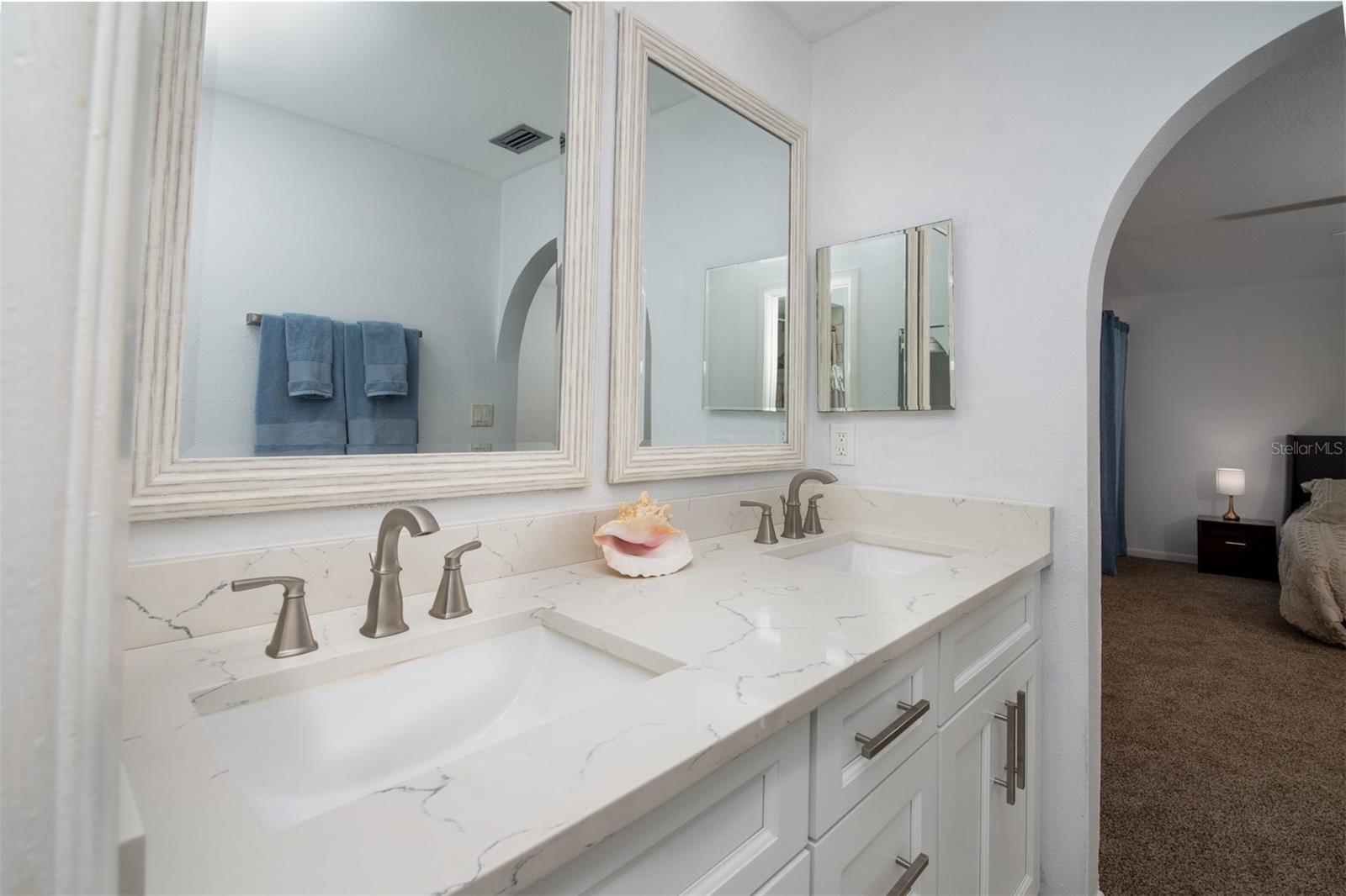 2504 HIBISCUS DR W, BELLEAIR BEACH, FL — photo 18