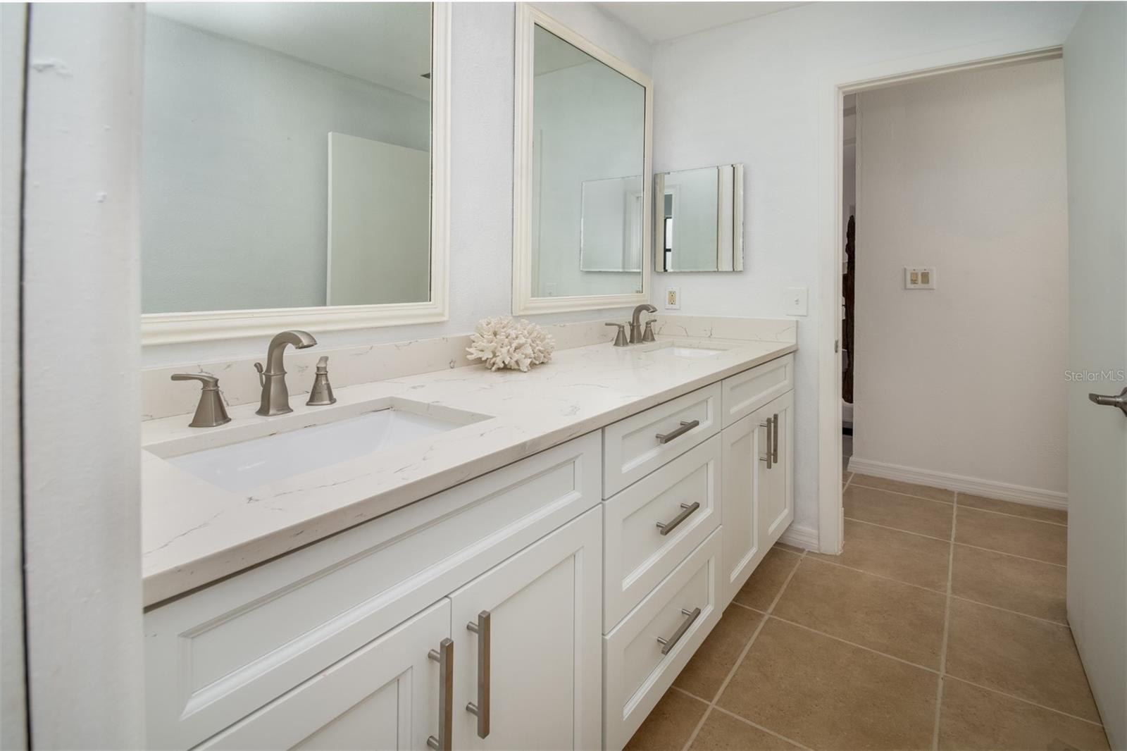 2504 HIBISCUS DR W, BELLEAIR BEACH, FL — photo 24