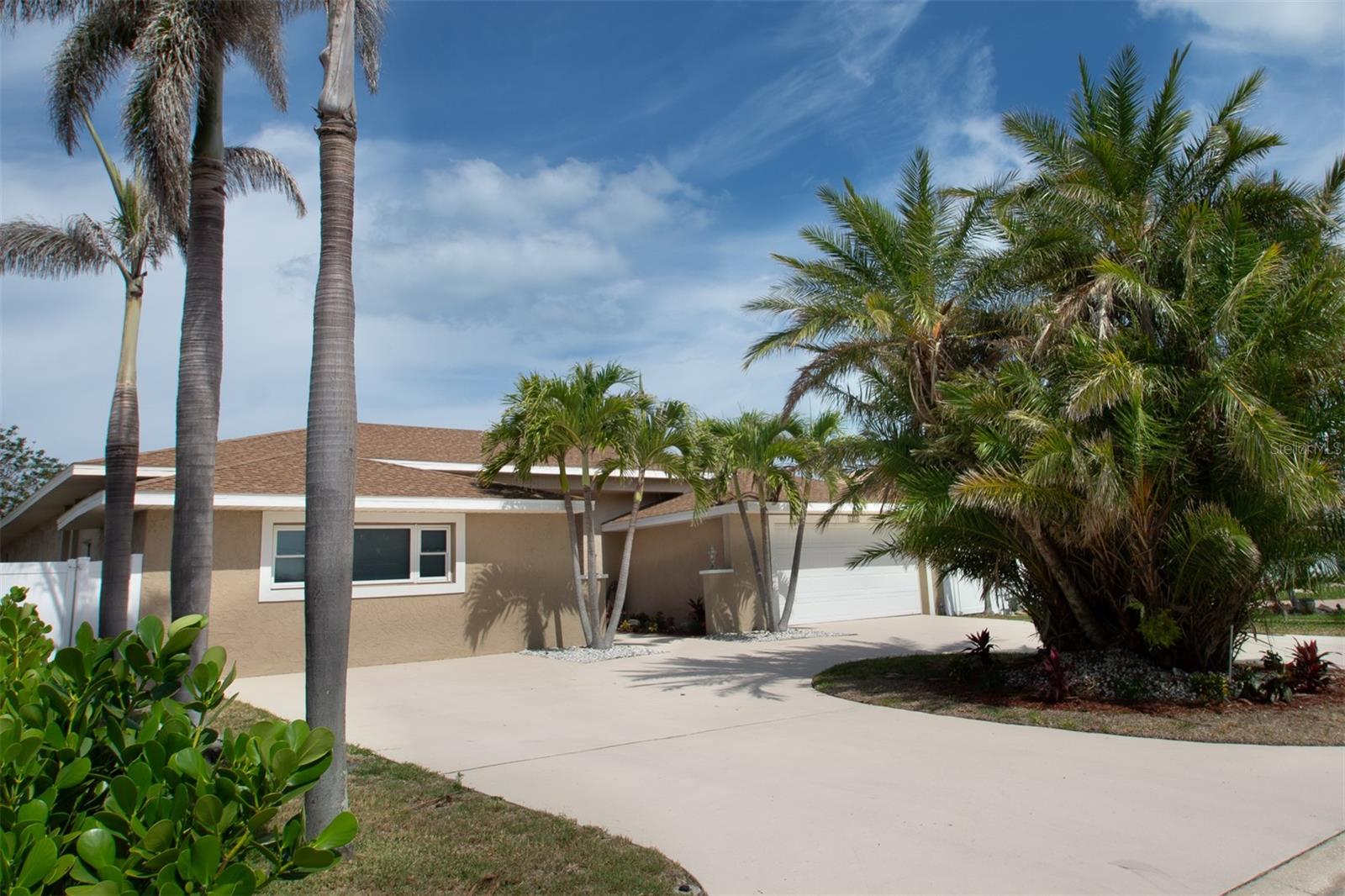 2504 HIBISCUS DR W, BELLEAIR BEACH, FL — photo 3