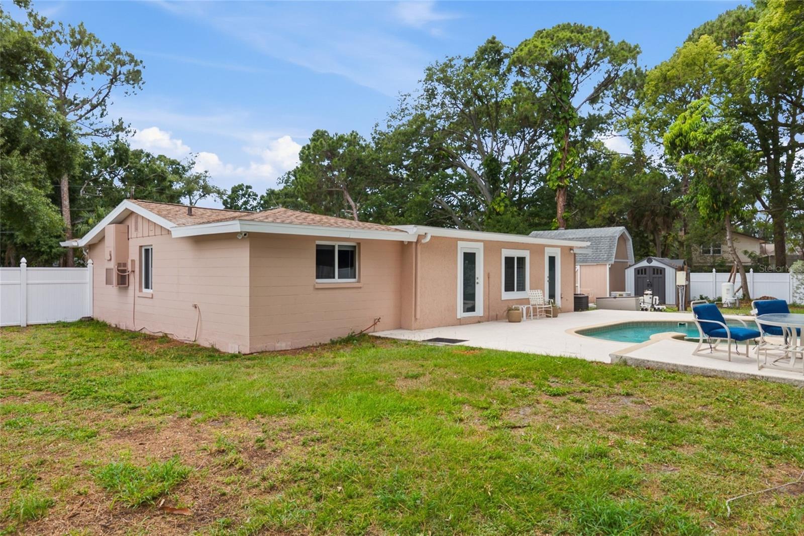 8205 WESTRIDGE DR, TAMPA, FL — photo 35