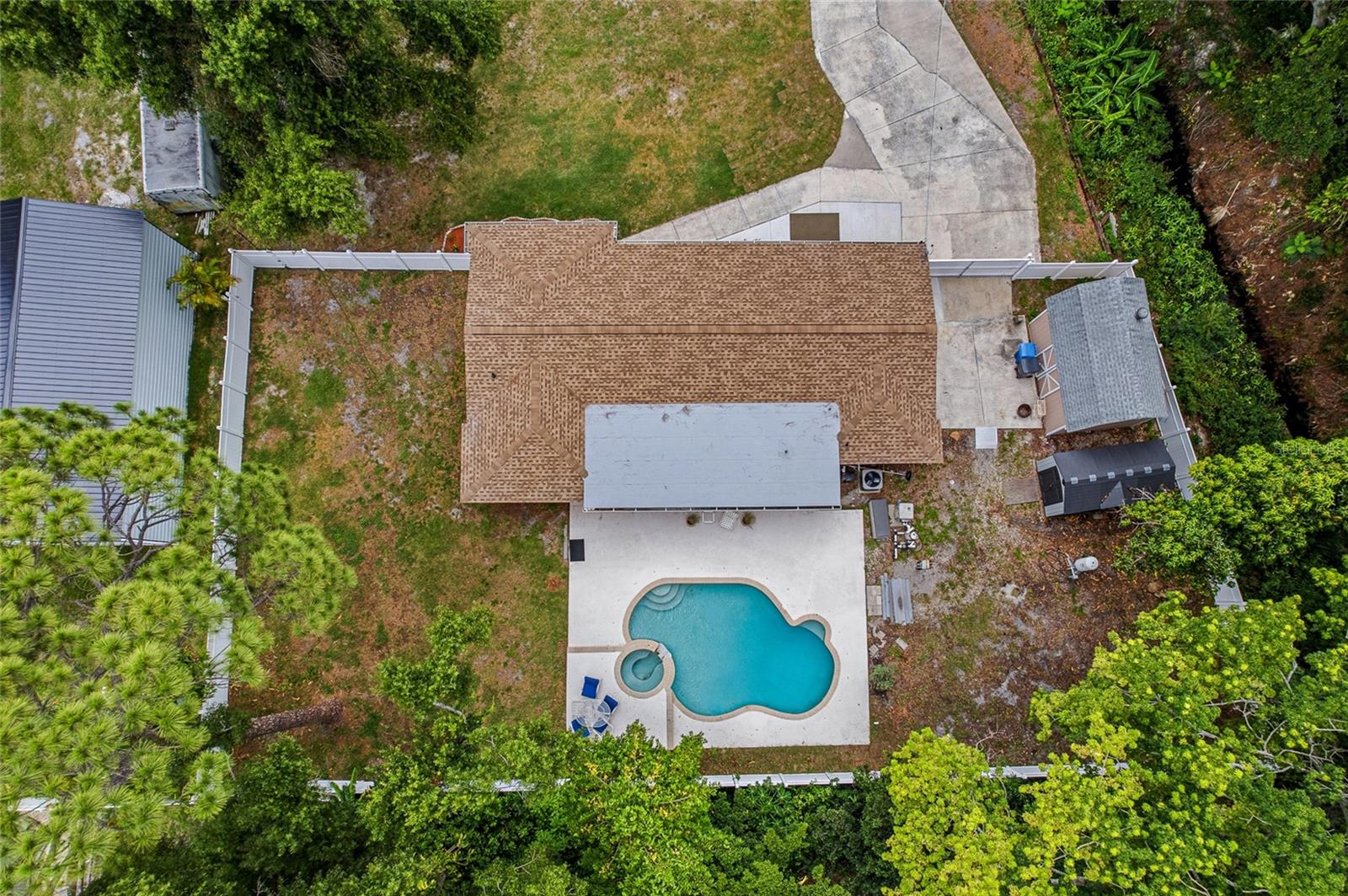 8205 WESTRIDGE DR, TAMPA, FL — photo 40
