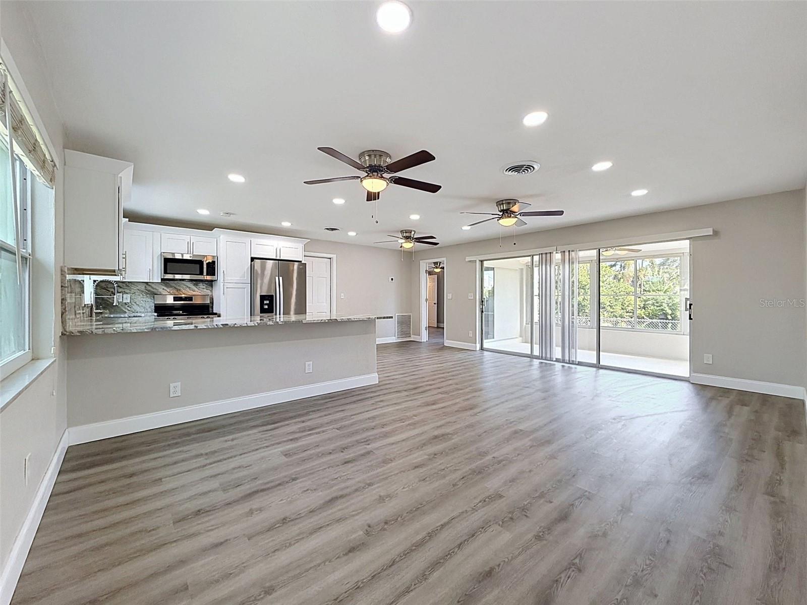 307 87TH AVE NE, ST PETERSBURG, FL — photo 4