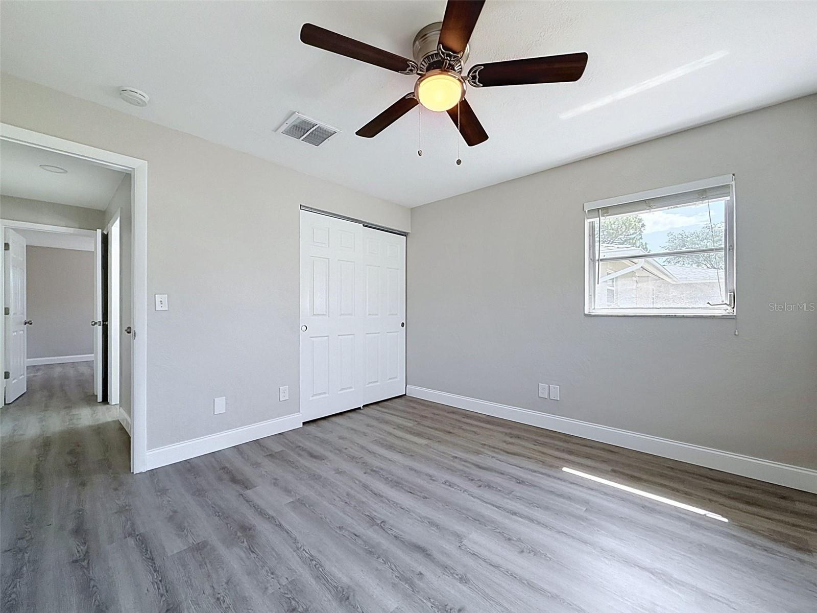 307 87TH AVE NE, ST PETERSBURG, FL — photo 16