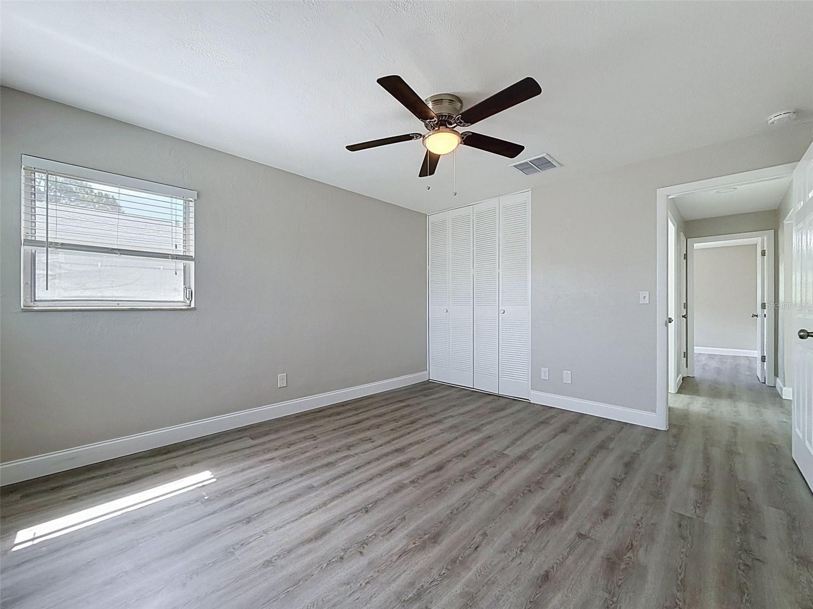 307 87TH AVE NE, ST PETERSBURG, FL — photo 18