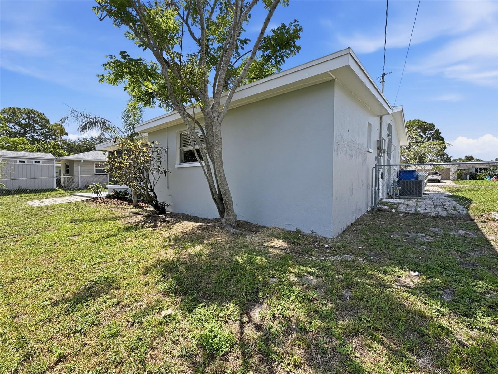 307 87TH AVE NE, ST PETERSBURG, FL — photo 22