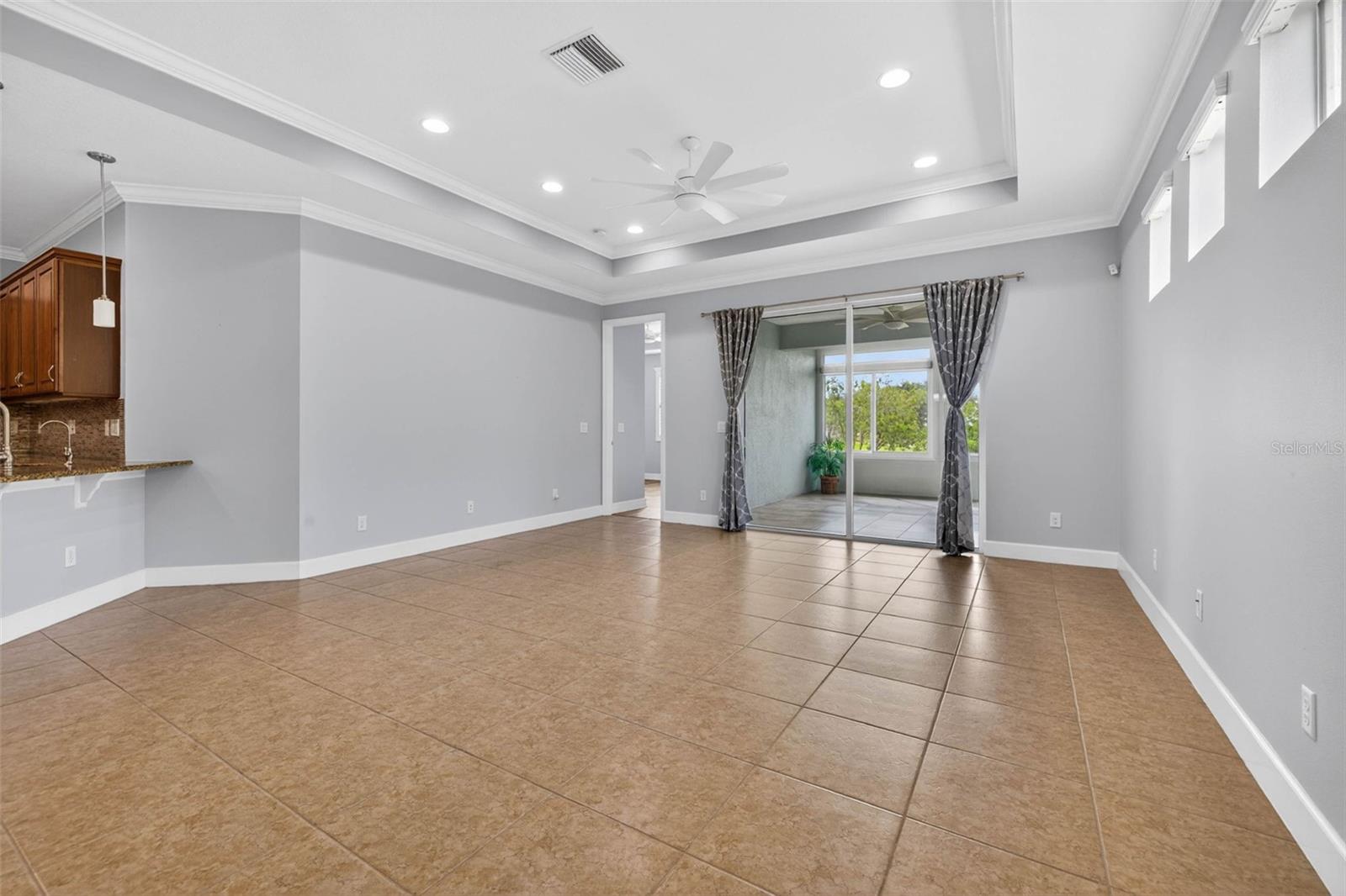 712 CHIPPER DR, SUN CITY CENTER, FL — photo 4