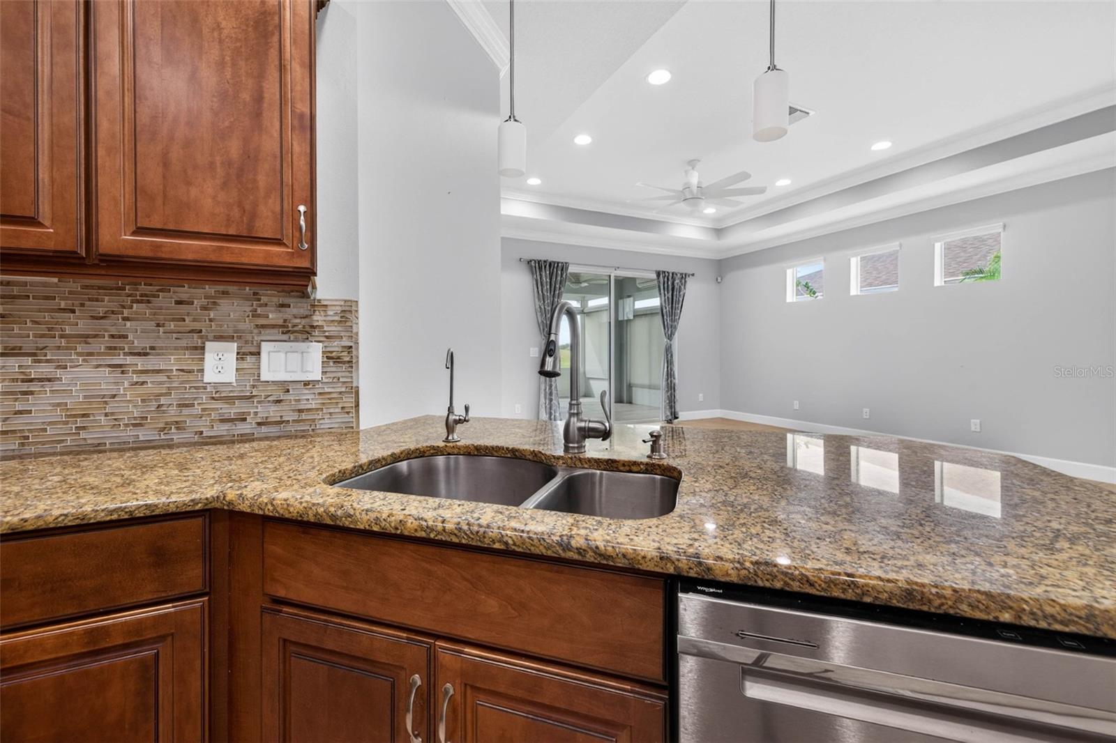 712 CHIPPER DR, SUN CITY CENTER, FL — photo 15