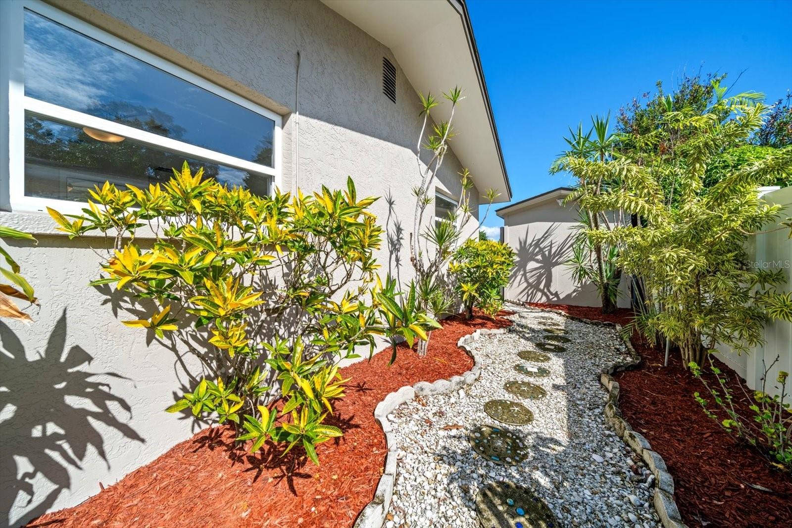 1163 60TH AVE S, ST PETERSBURG, FL — photo 32