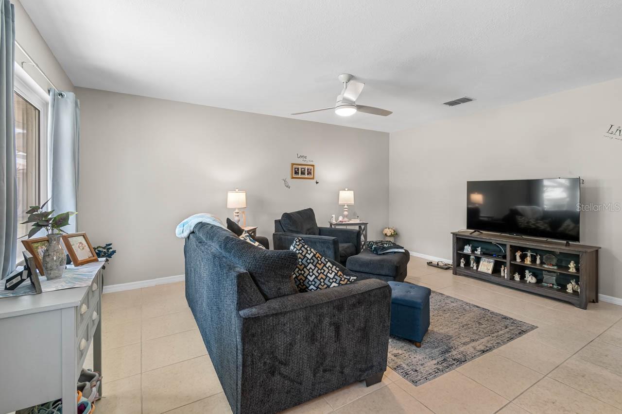 1906 CANTERBURY LN #26, SUN CITY CENTER, FL — photo 3