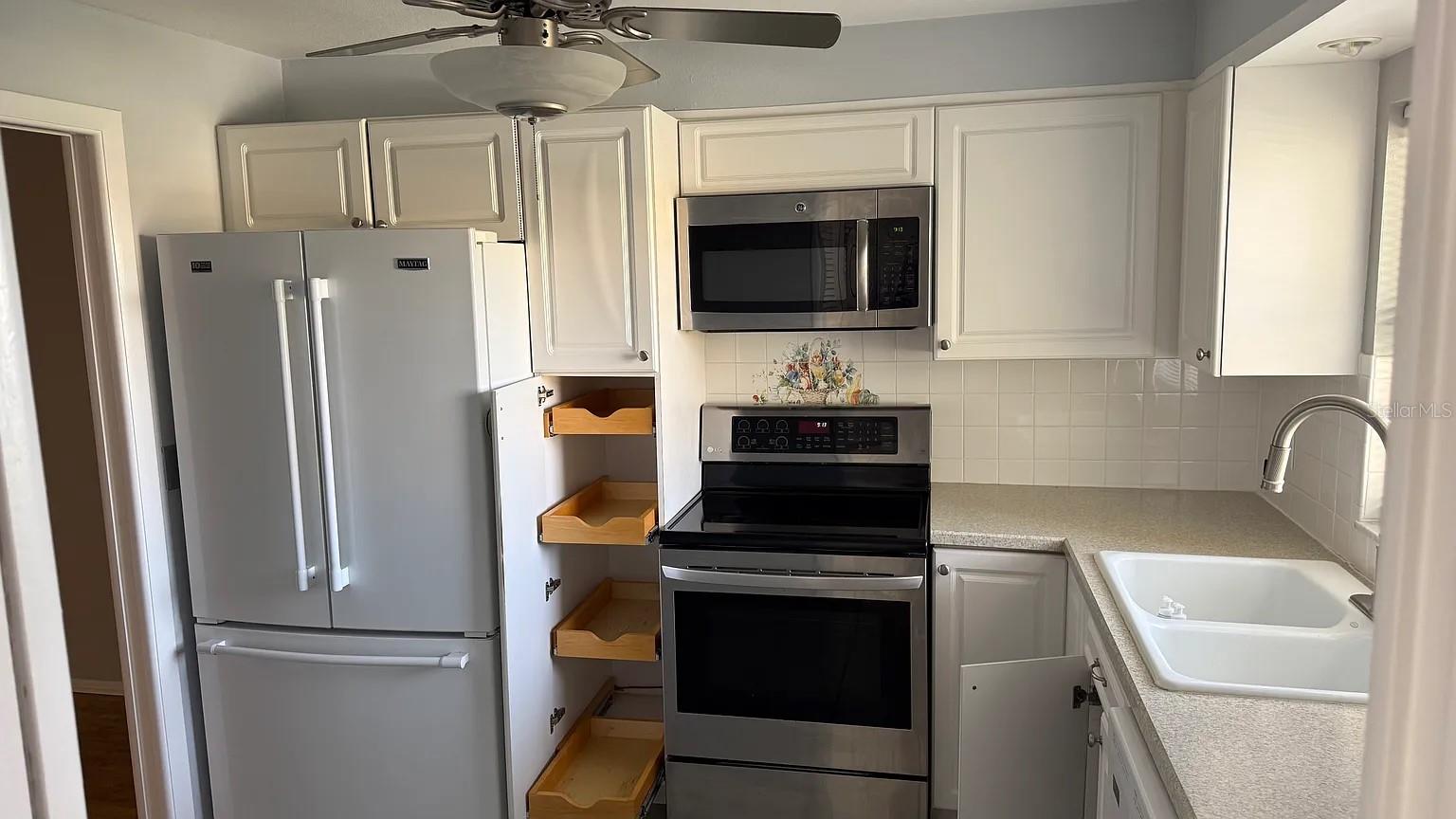 4575 COVE CIR #703, ST PETERSBURG, FL — photo 4