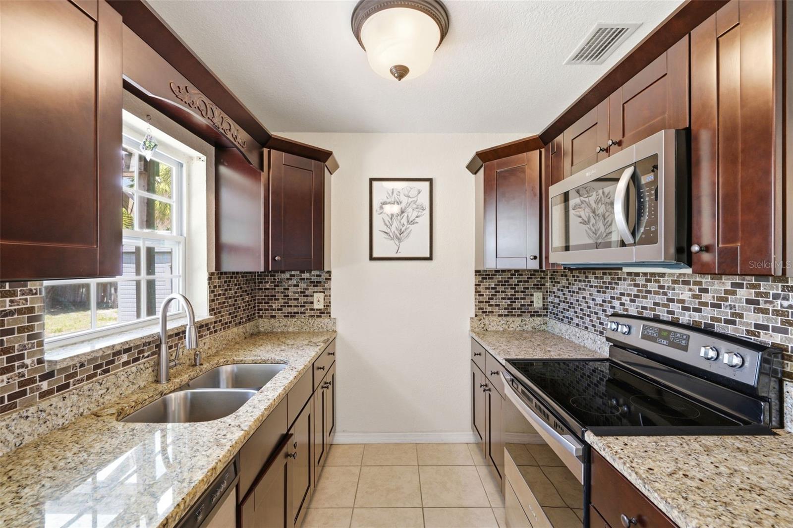 8685 MAGNOLIA DR, SEMINOLE, FL — photo 17