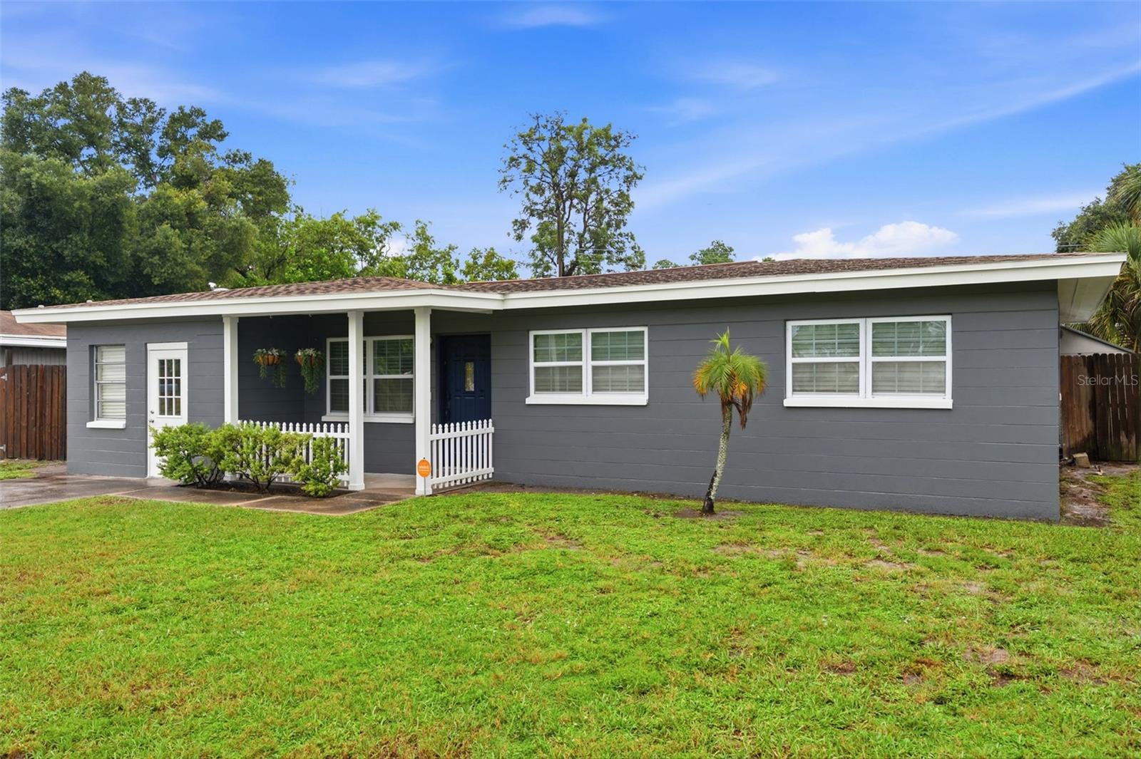8685 MAGNOLIA DR, SEMINOLE, FL — photo 2
