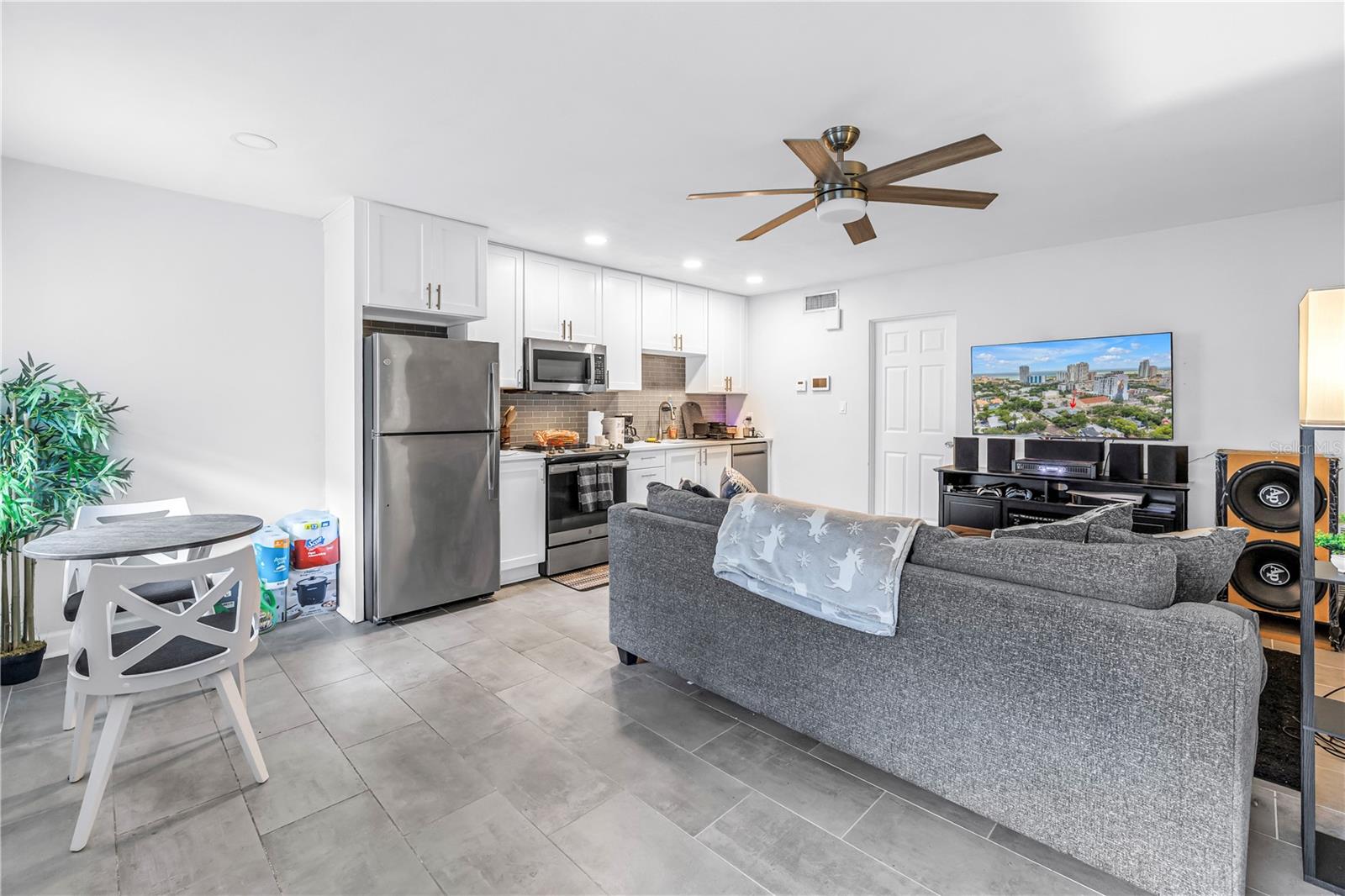 555 3RD ST N #13, ST PETERSBURG, FL — photo 9