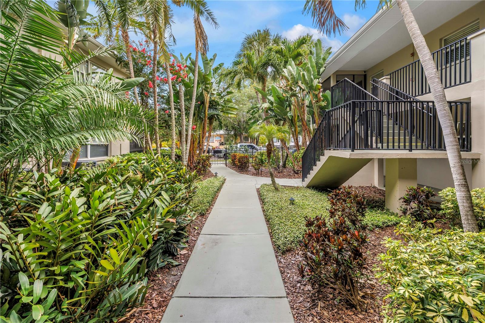 555 3RD ST N #13, ST PETERSBURG, FL — photo 22