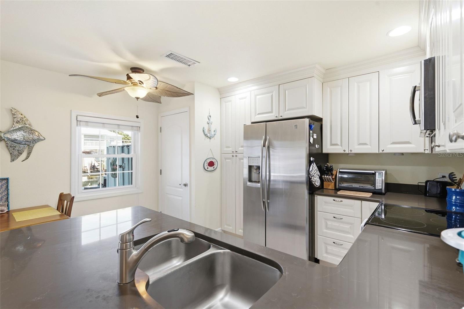 5191 SALMON DR SE #B, ST PETERSBURG, FL — photo 8