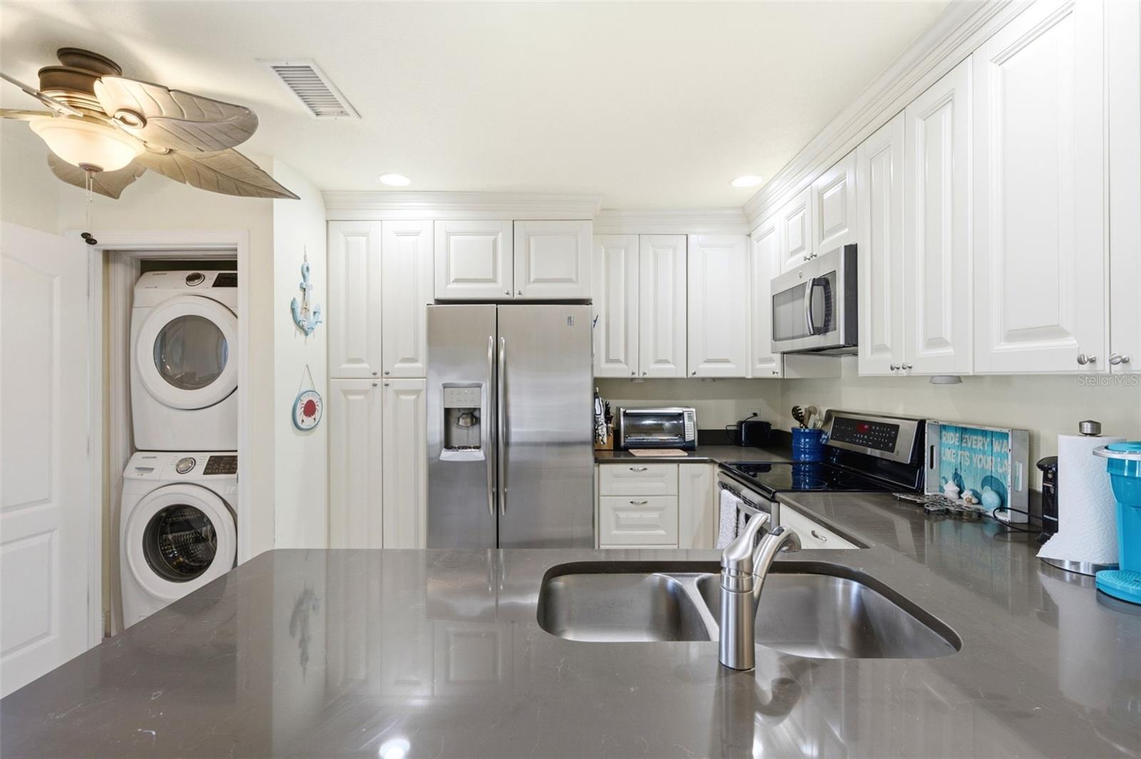 5191 SALMON DR SE #B, ST PETERSBURG, FL — photo 9