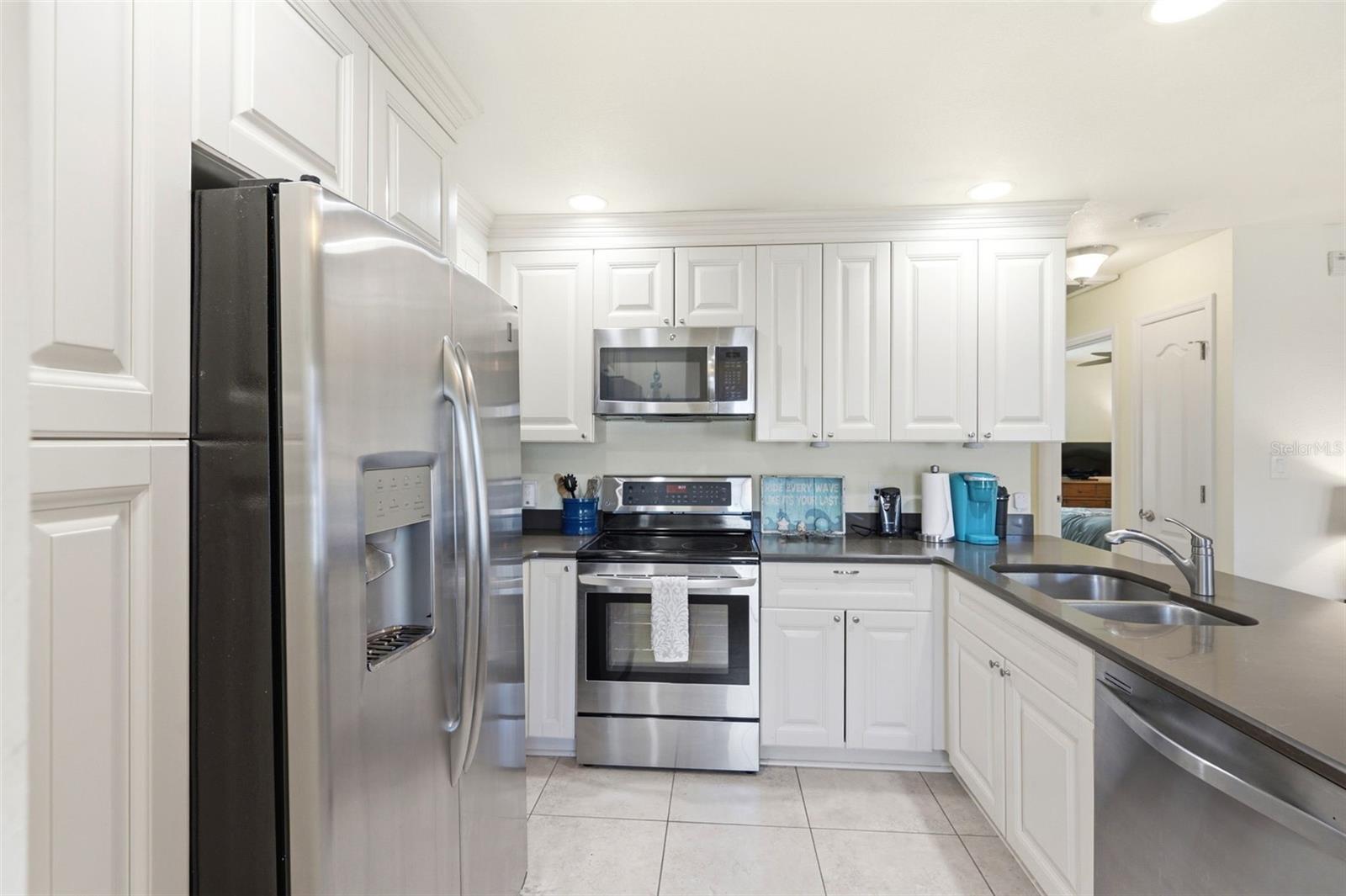5191 SALMON DR SE #B, ST PETERSBURG, FL — photo 12