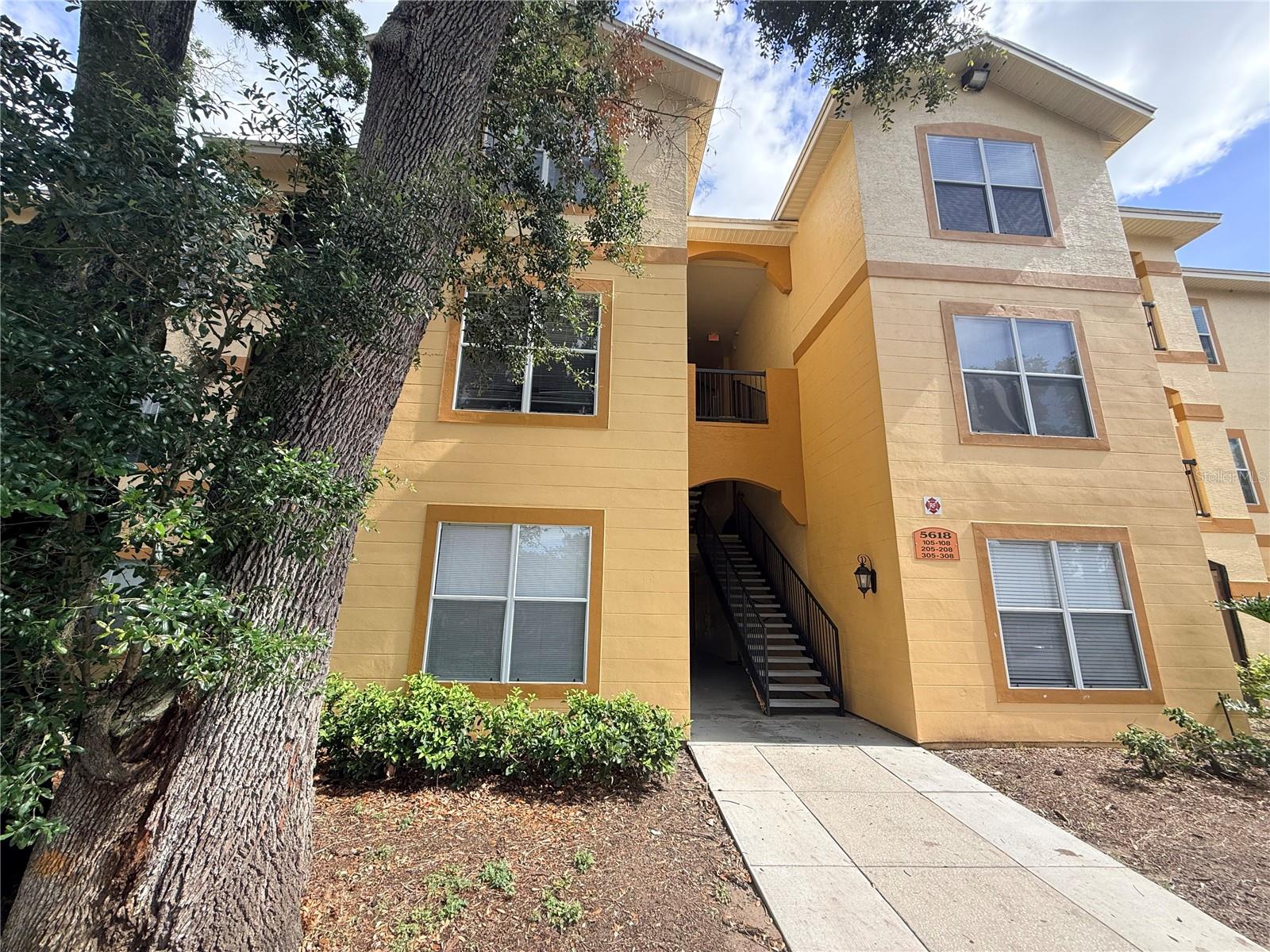 5618 PINNACLE HEIGHTS CIR #305, TAMPA, FL