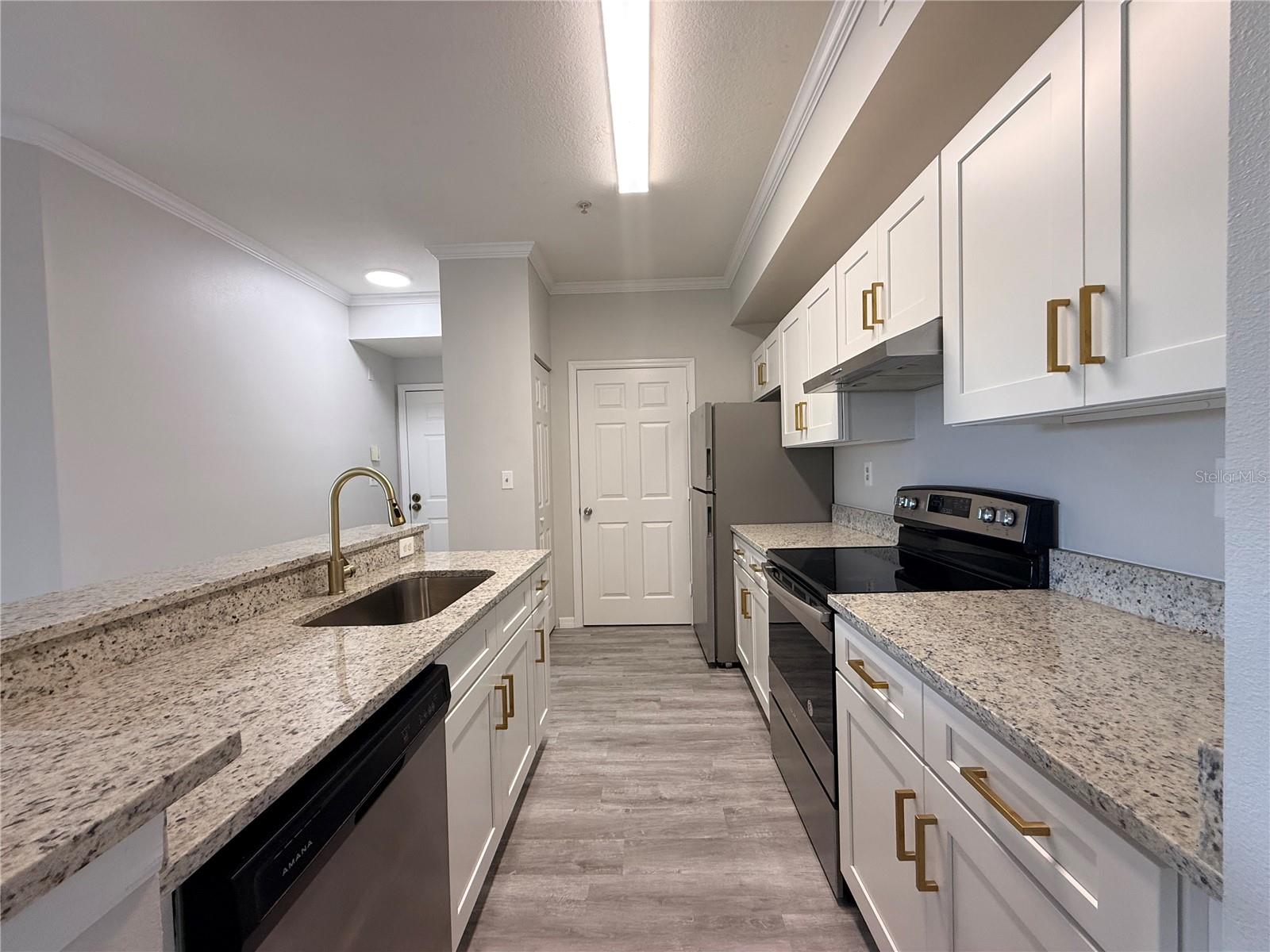 5618 PINNACLE HEIGHTS CIR #305, TAMPA, FL — photo 3