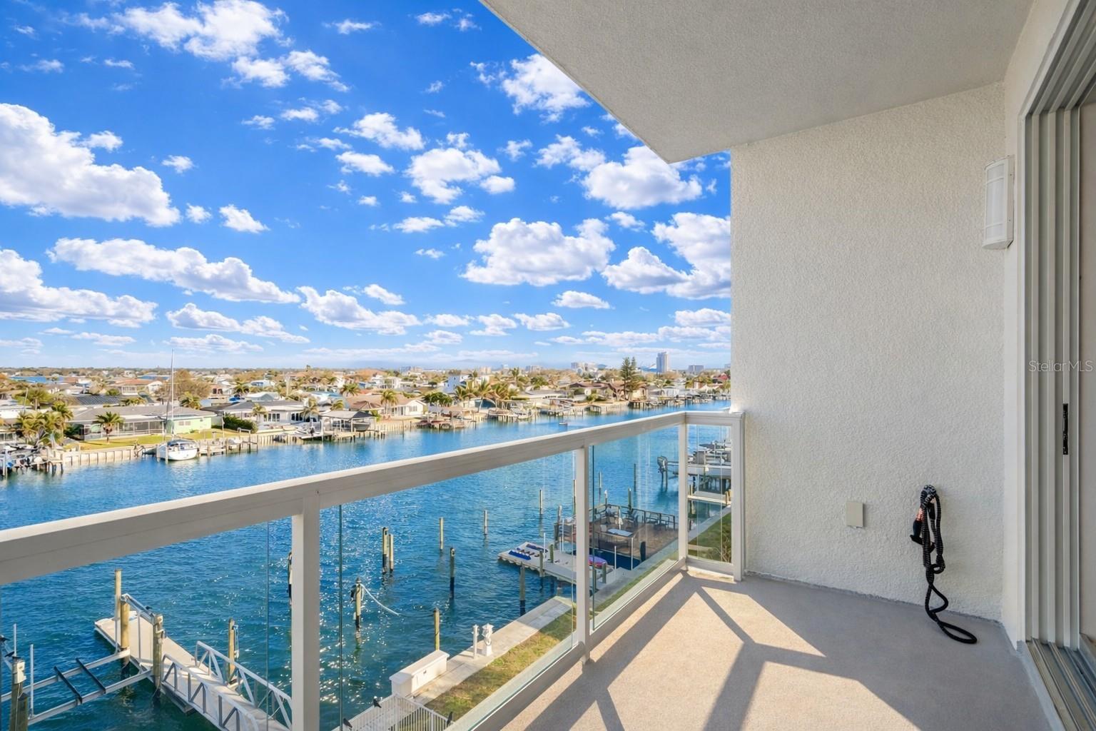 415 ISLAND WAY #402, CLEARWATER BEACH, FL — photo 27