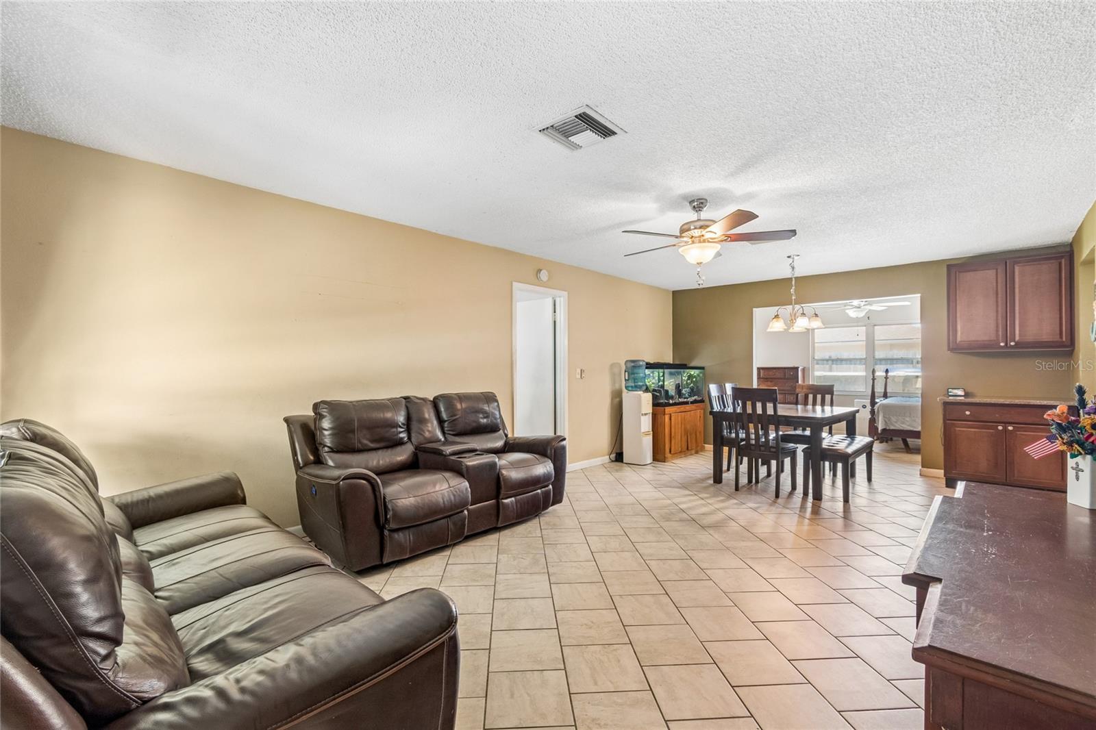 9473 BAYSIDE CT, SPRING HILL, FL — photo 2