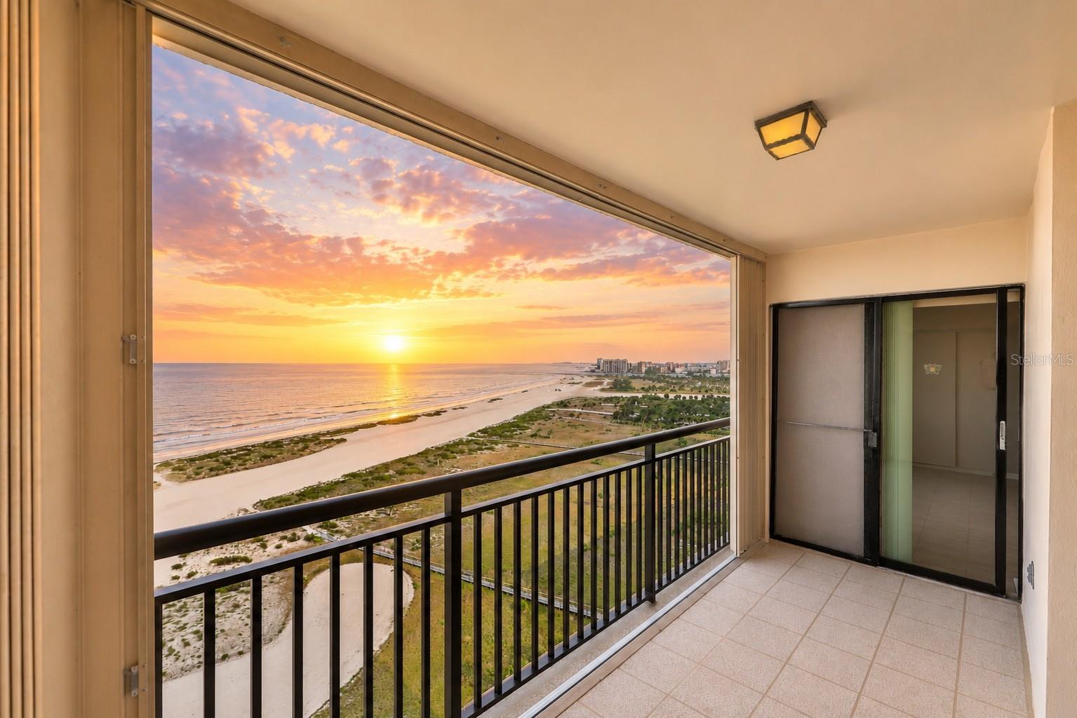 1270 GULF BLVD #1706, CLEARWATER BEACH, FL