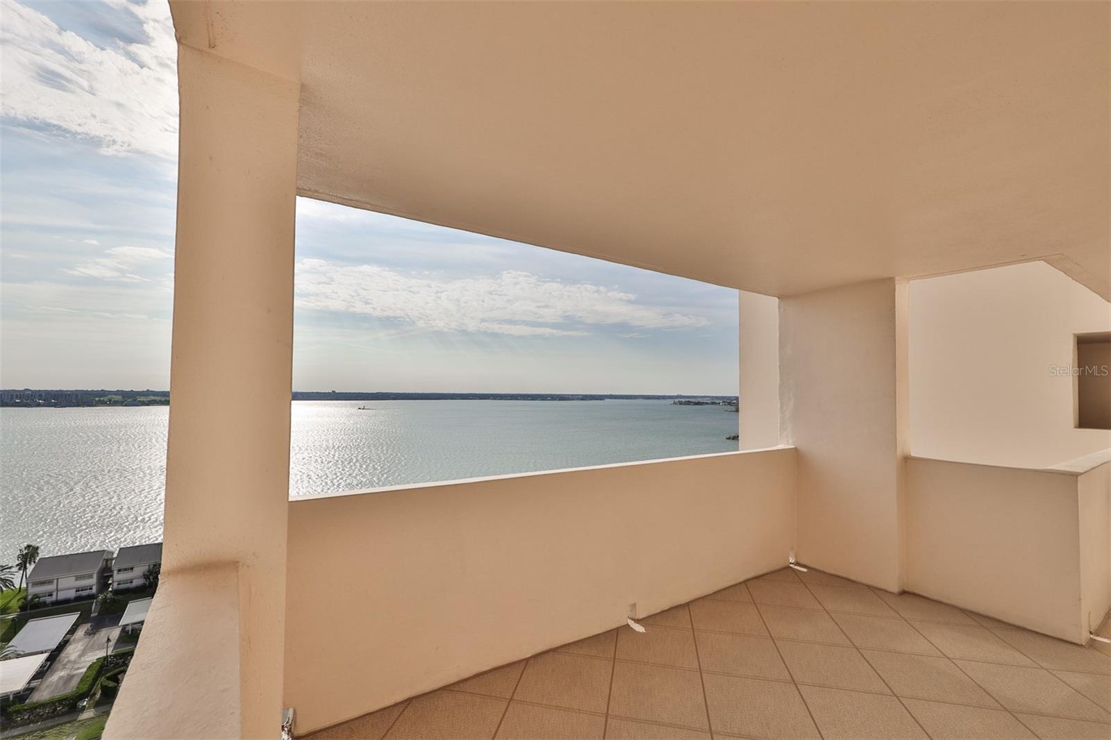 1270 GULF BLVD #1706, CLEARWATER BEACH, FL — photo 4