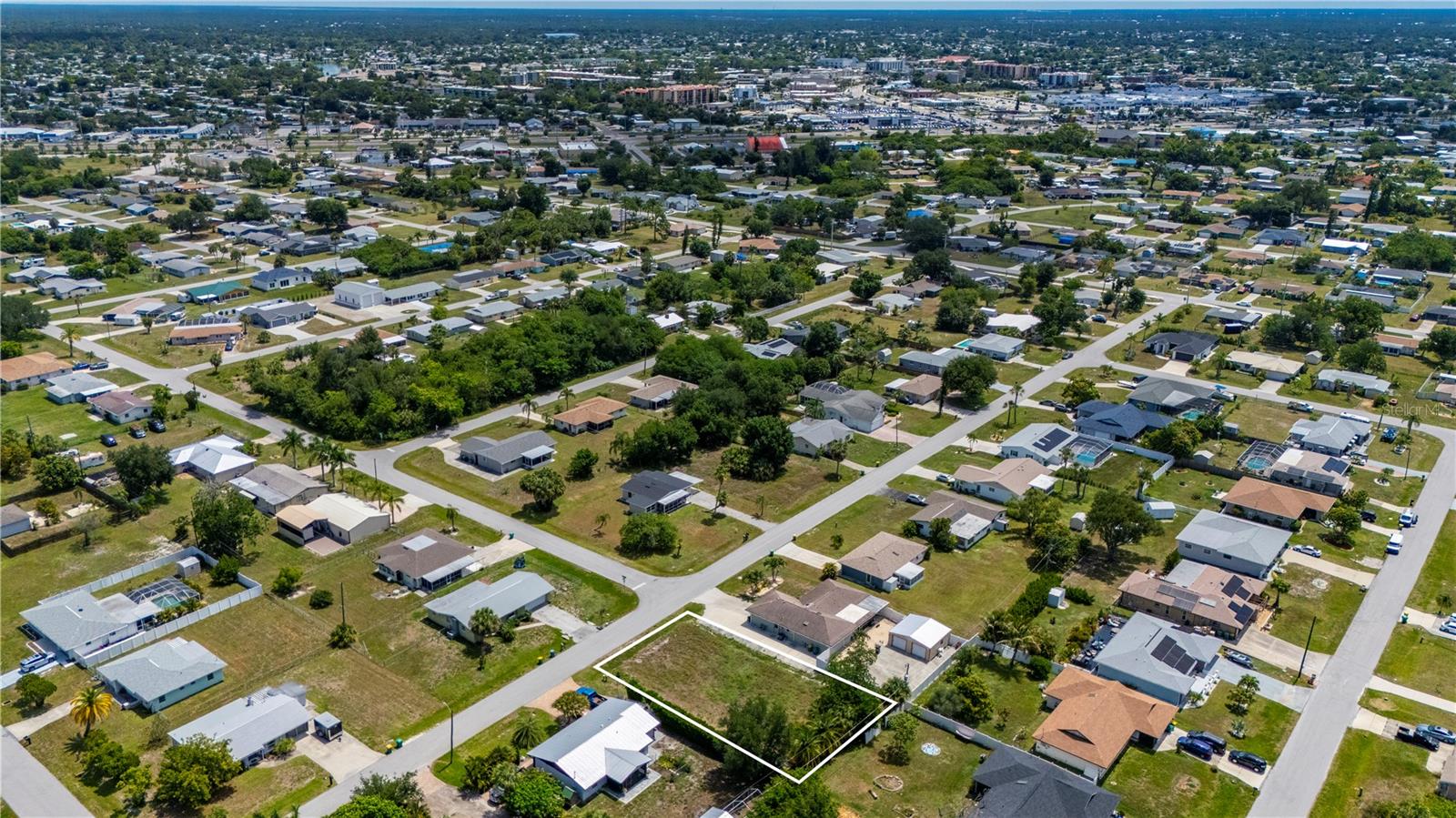 209 CYPRESS AVE NW, PORT CHARLOTTE, FL — photo 8