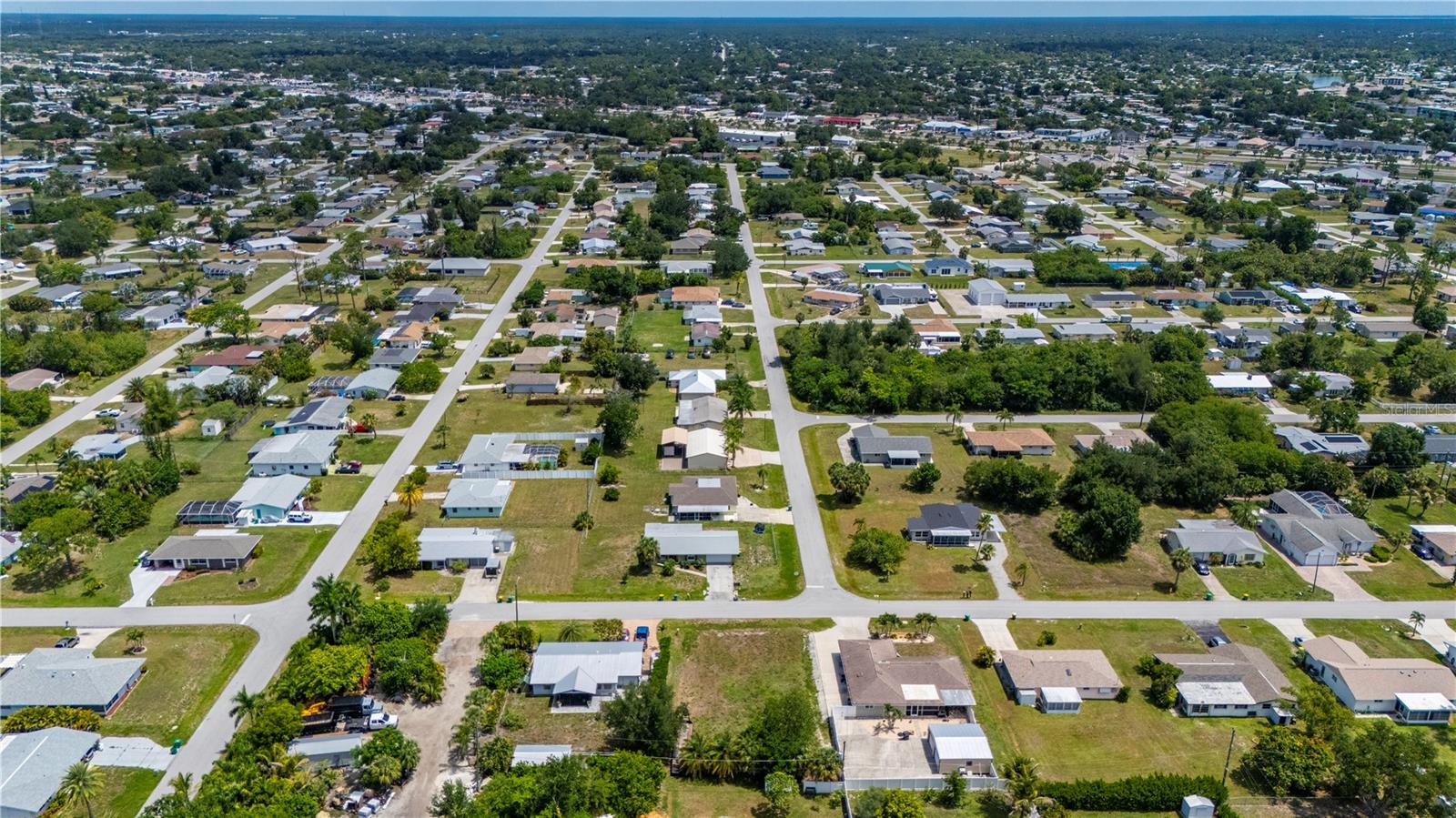 209 CYPRESS AVE NW, PORT CHARLOTTE, FL — photo 11