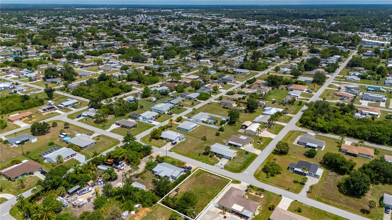 209 CYPRESS AVE NW, PORT CHARLOTTE, FL — photo 12