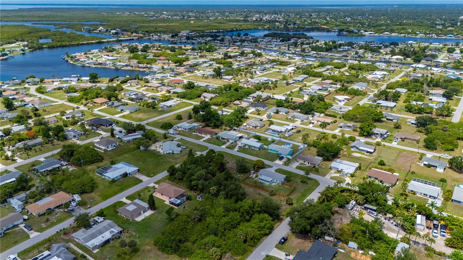 209 FORREST AVE NW, PORT CHARLOTTE, FL — photo 4