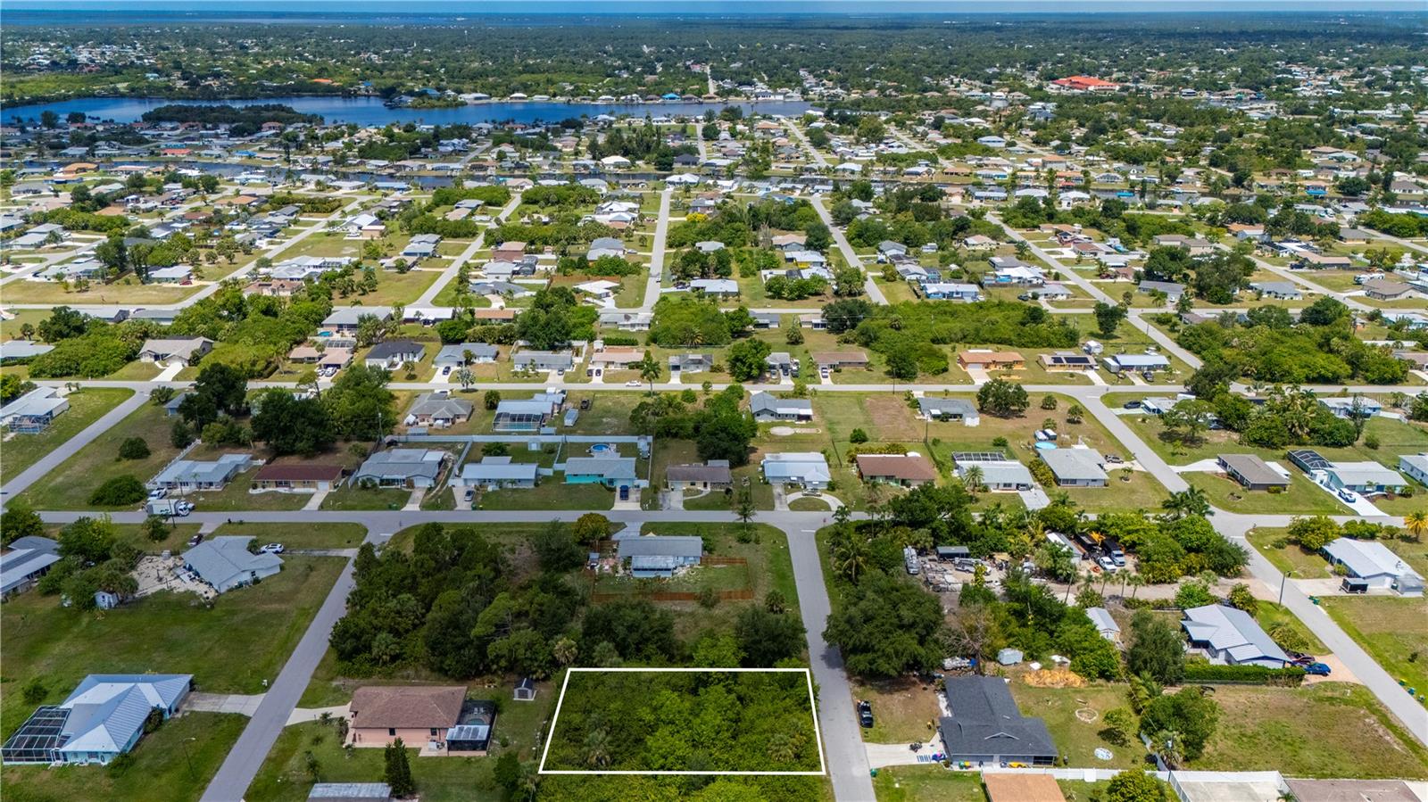 209 FORREST AVE NW, PORT CHARLOTTE, FL — photo 5