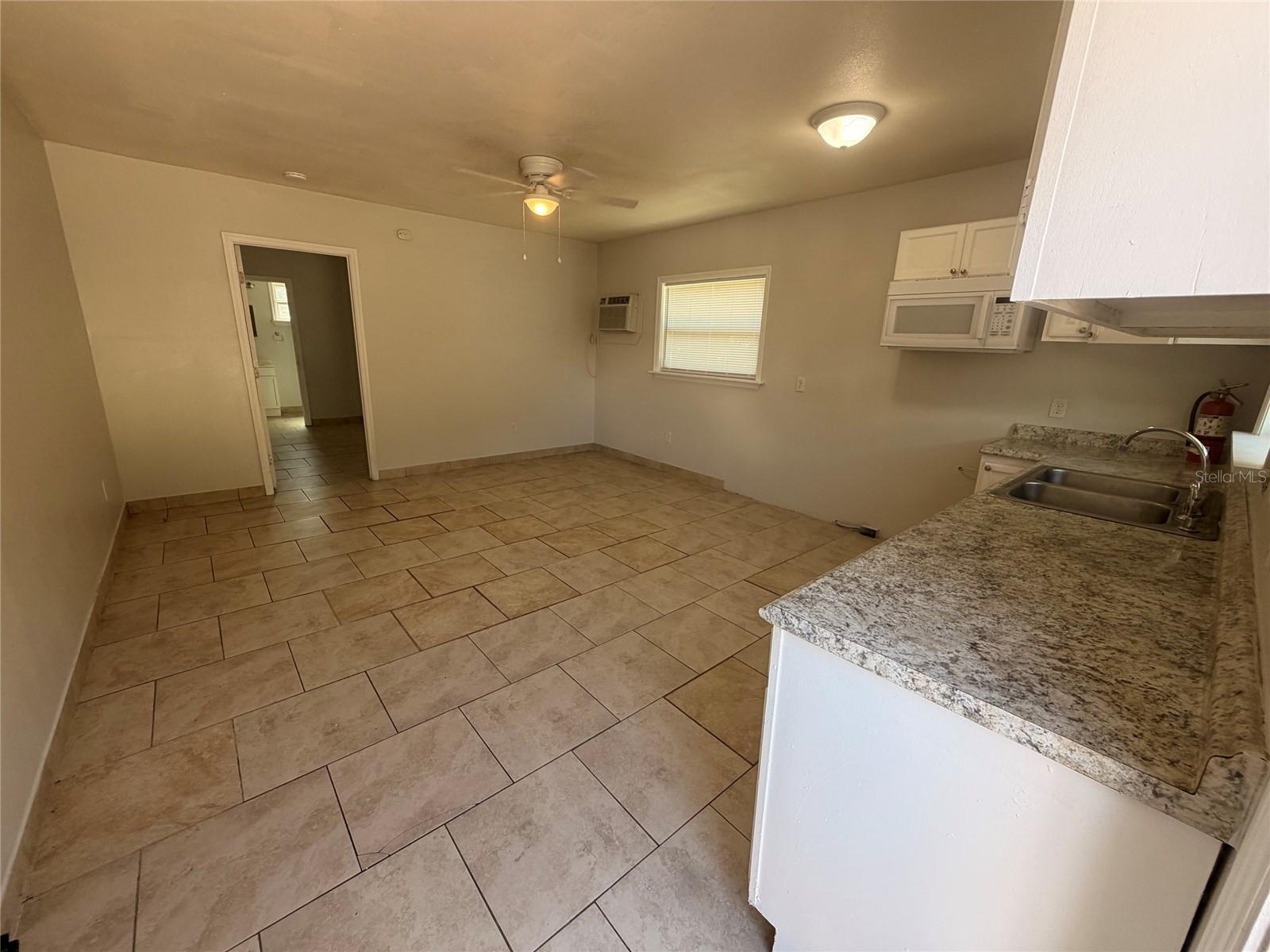 110 FOREST AVE #8, DAVENPORT, FL — photo 2