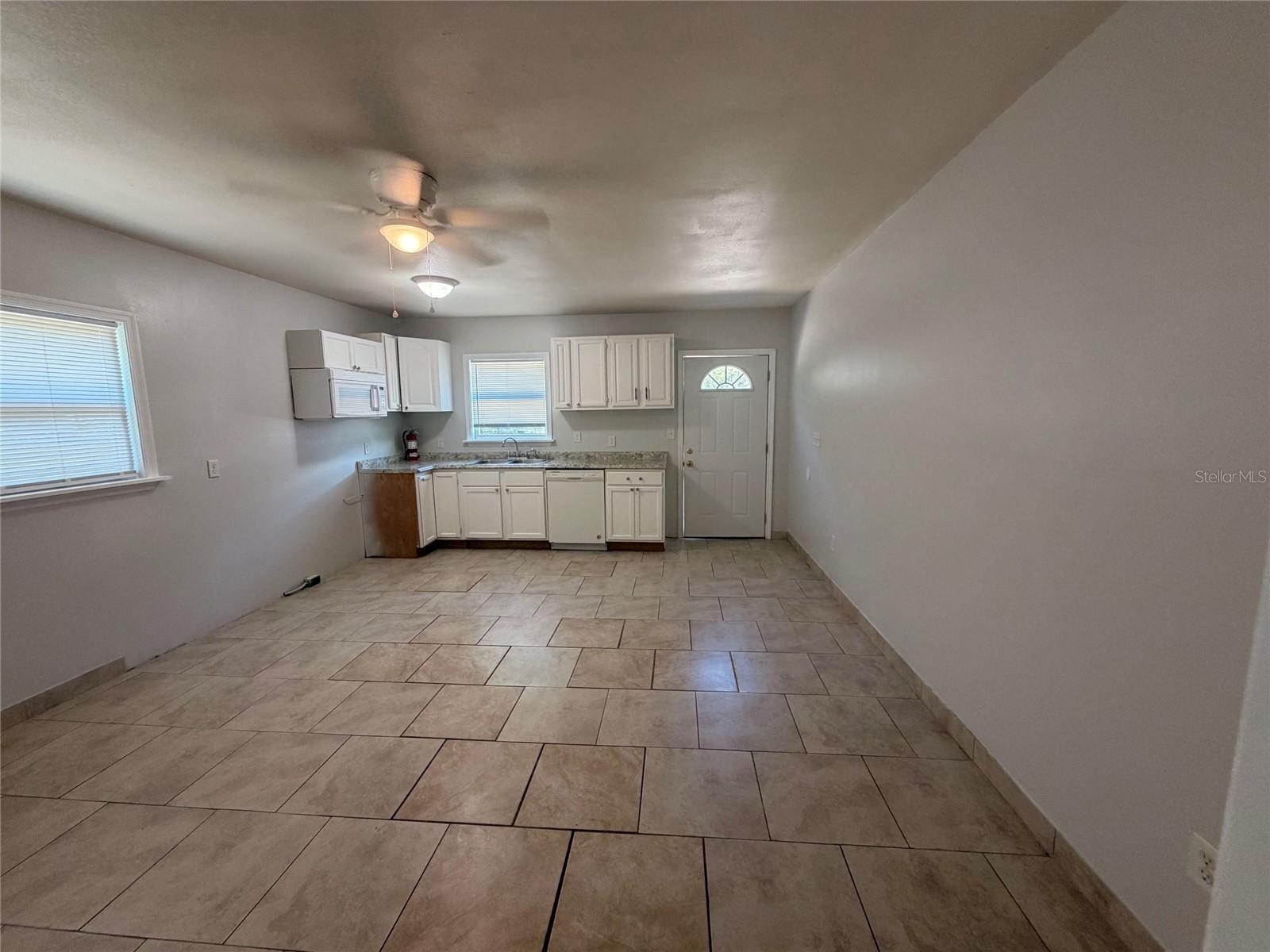 110 FOREST AVE #8, DAVENPORT, FL — photo 4
