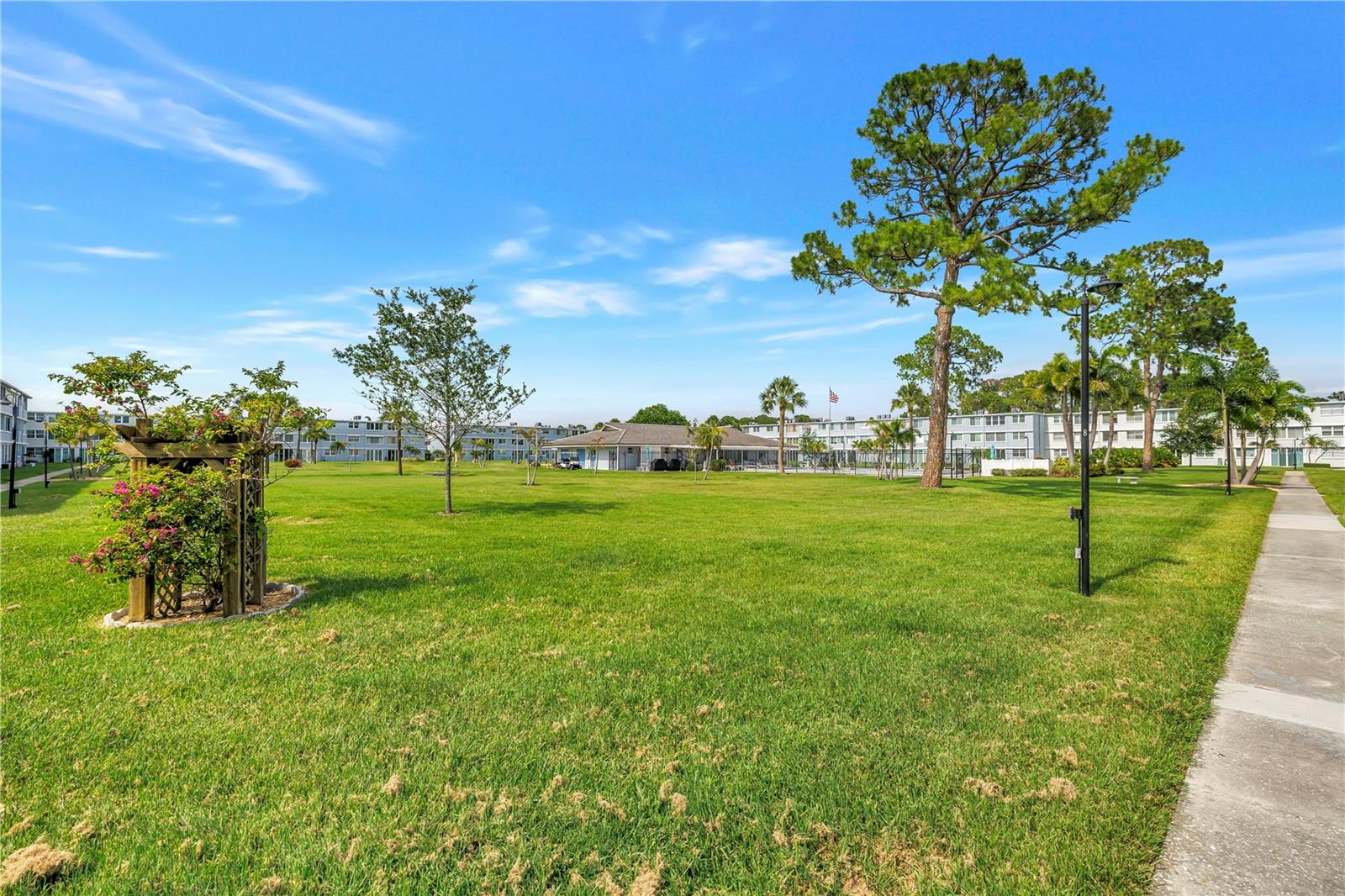 4715 BAY ST NE #135, ST PETERSBURG, FL — photo 40